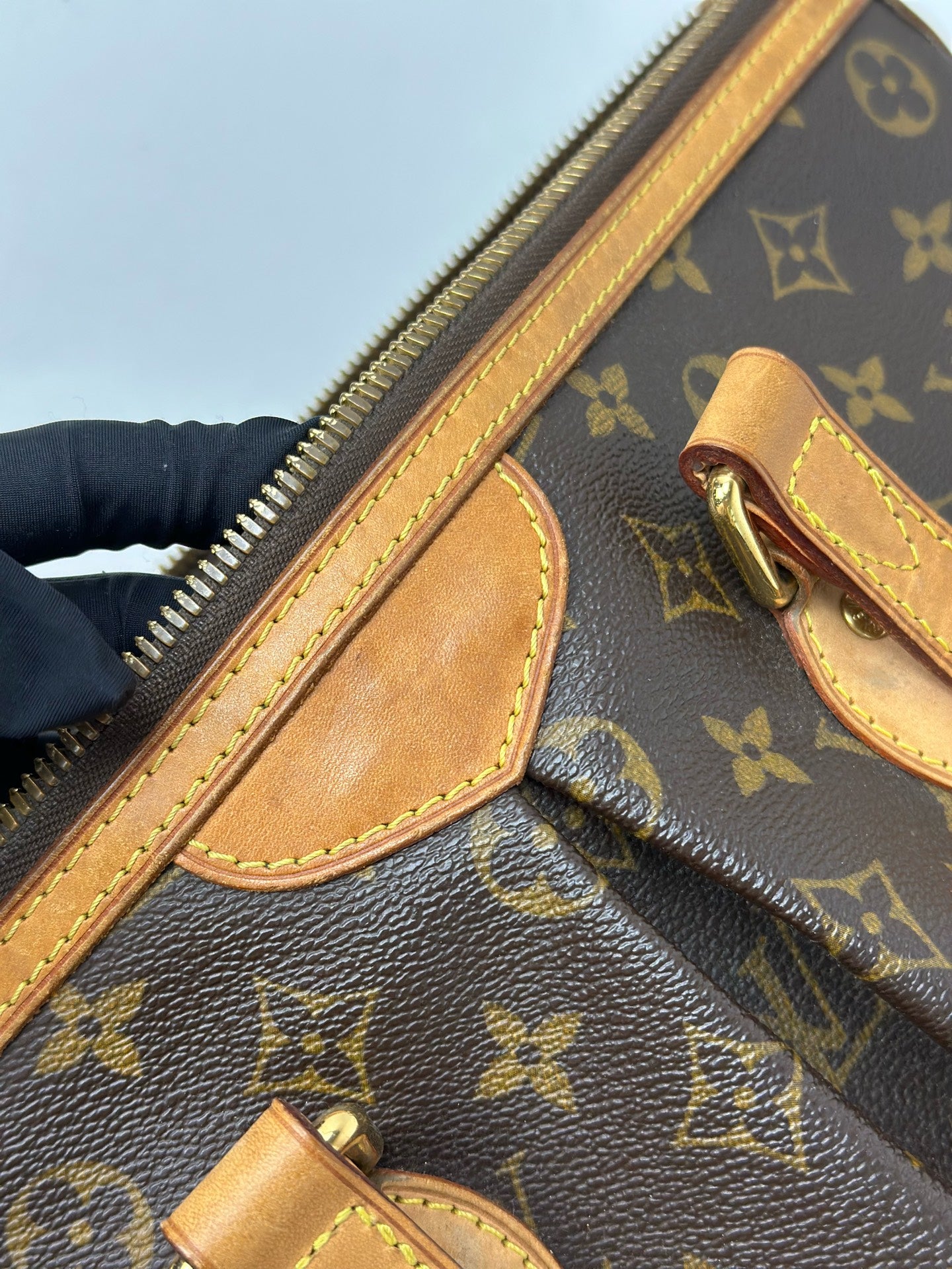 Louis Vuitton - Other - Synthetic - Brown - (large)