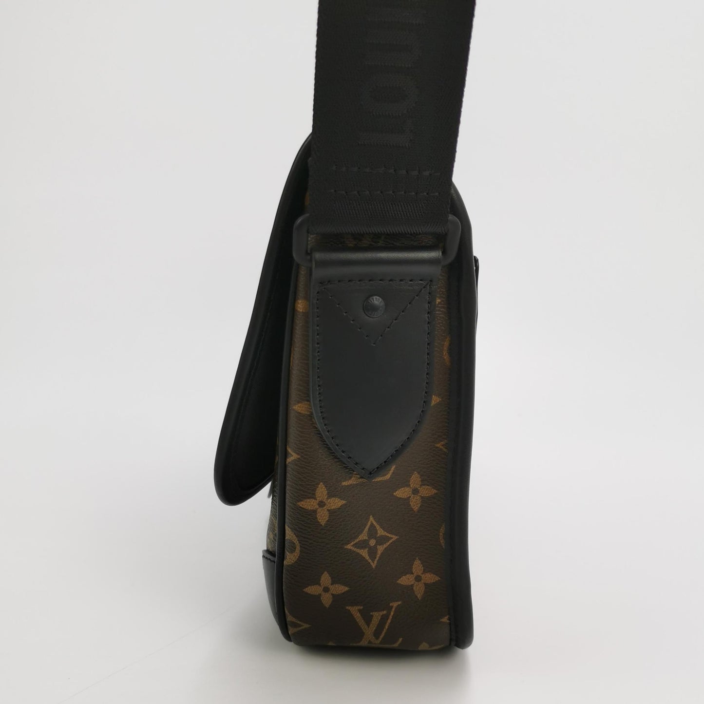 Louis Vuitton - Other - Synthetic - Brown - (medium)
