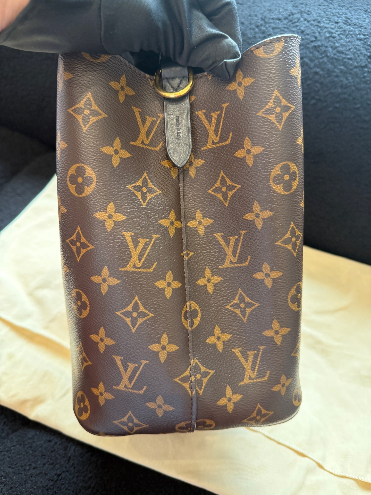 Louis Vuitton - Other - Synthetic - Brown - (medium)