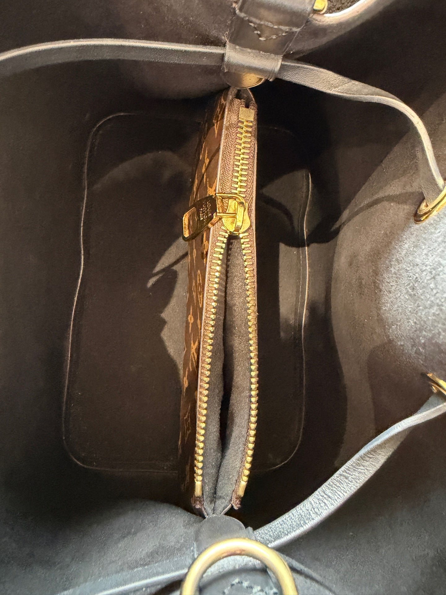 Louis Vuitton - Other - Synthetic - Brown - (medium)