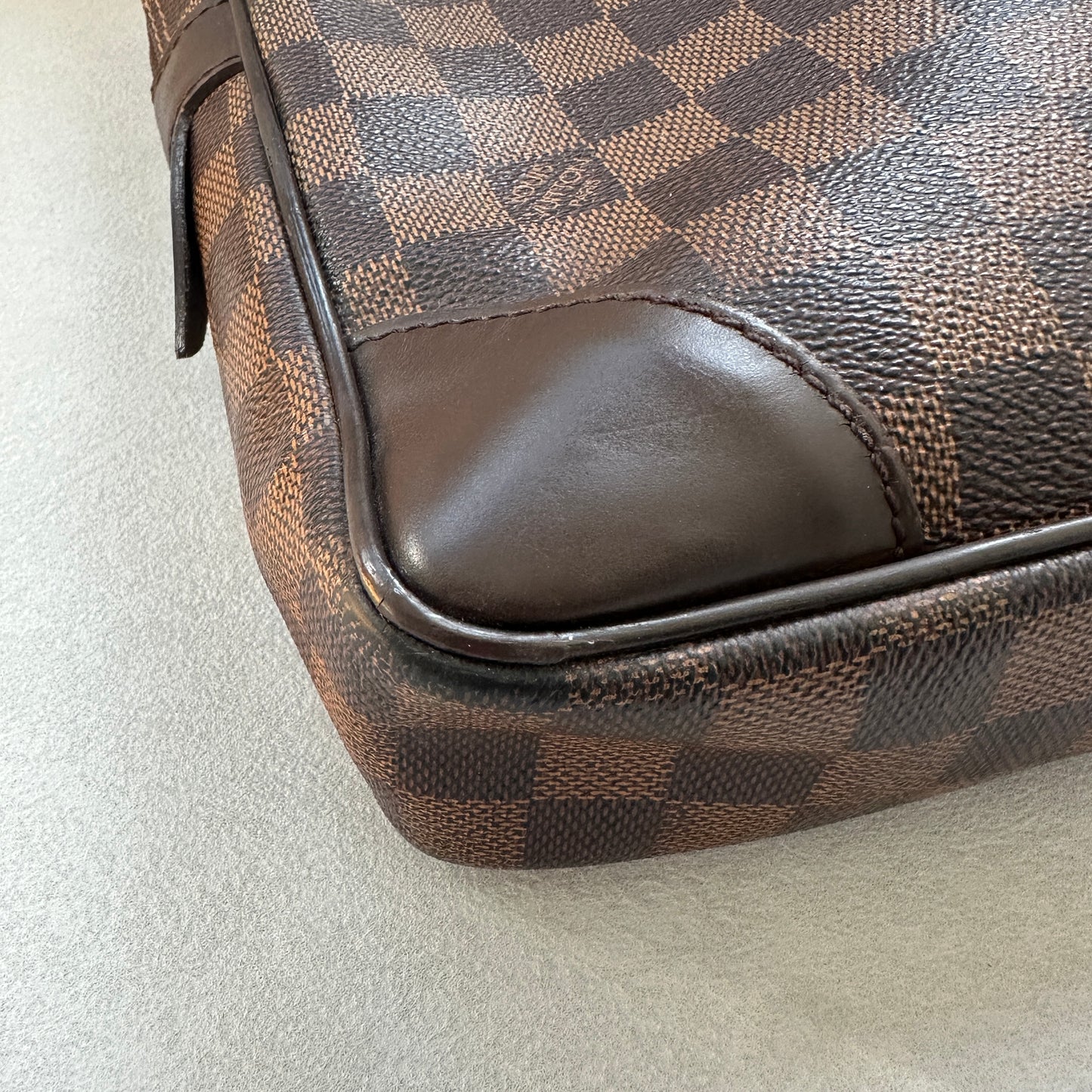 Louis Vuitton - Other - Synthetic - Brown - (medium)