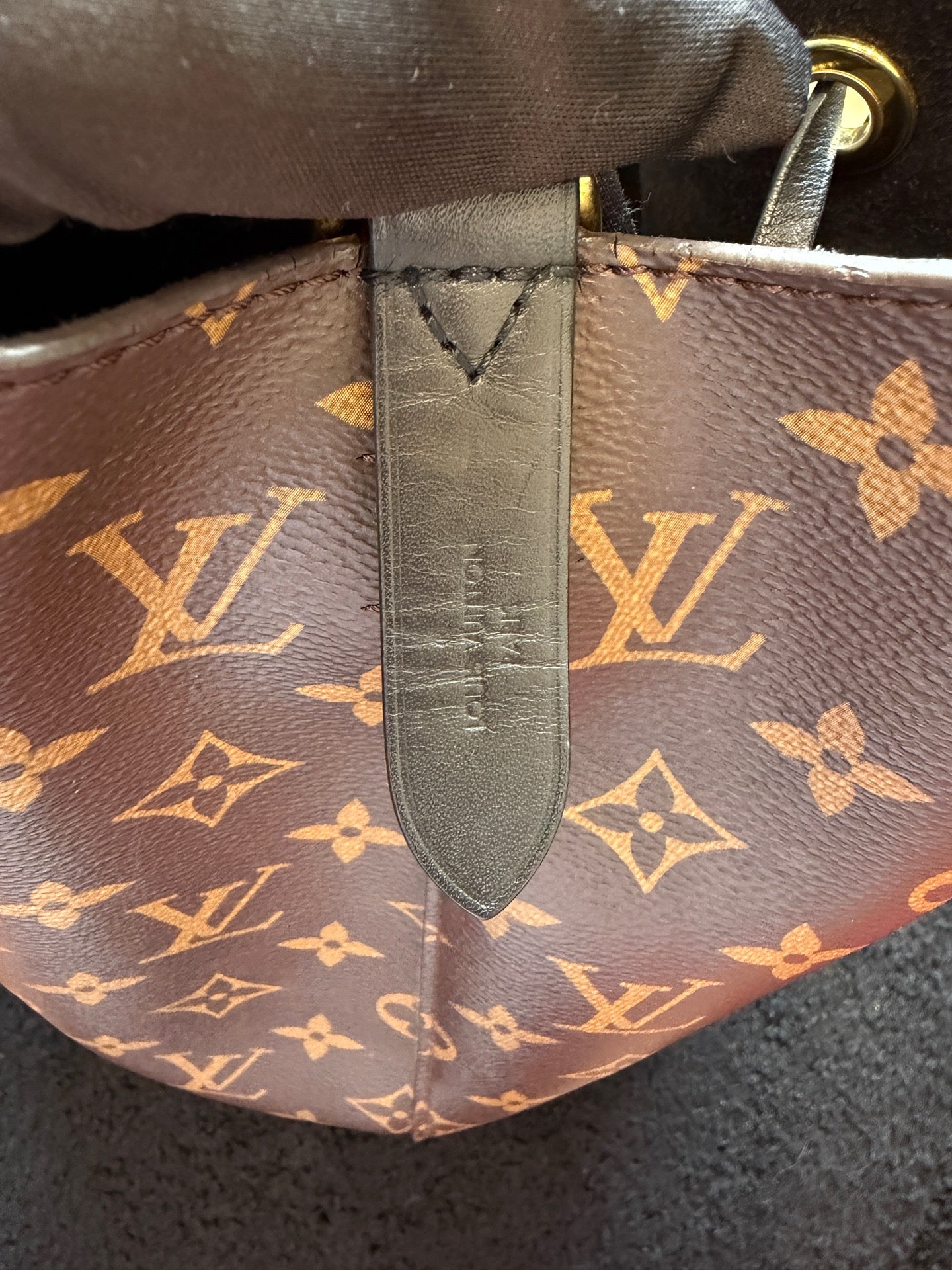 Louis Vuitton - Other - Synthetic - Brown - (medium)