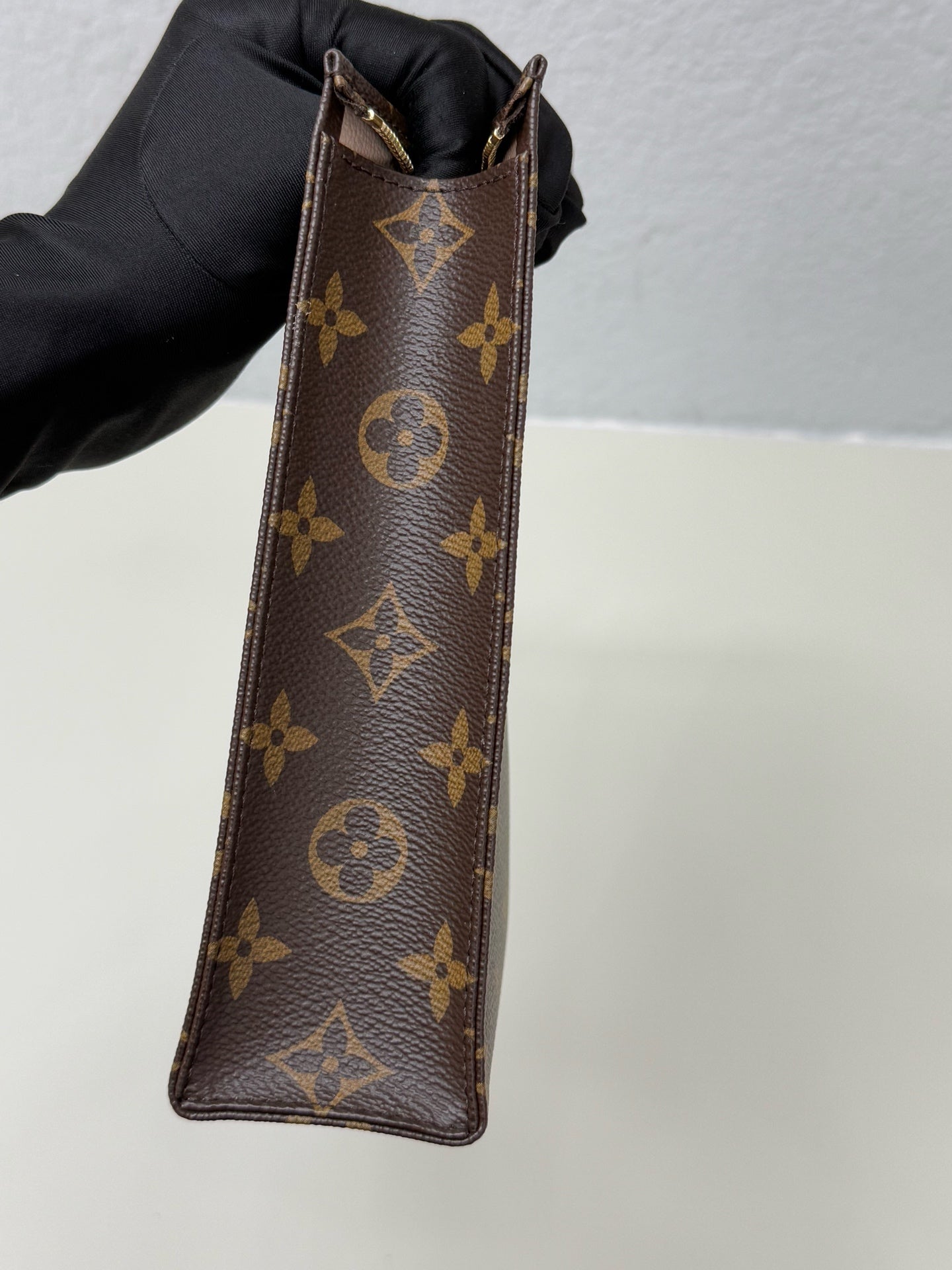 Louis Vuitton - Other - Synthetic - Brown - (medium)