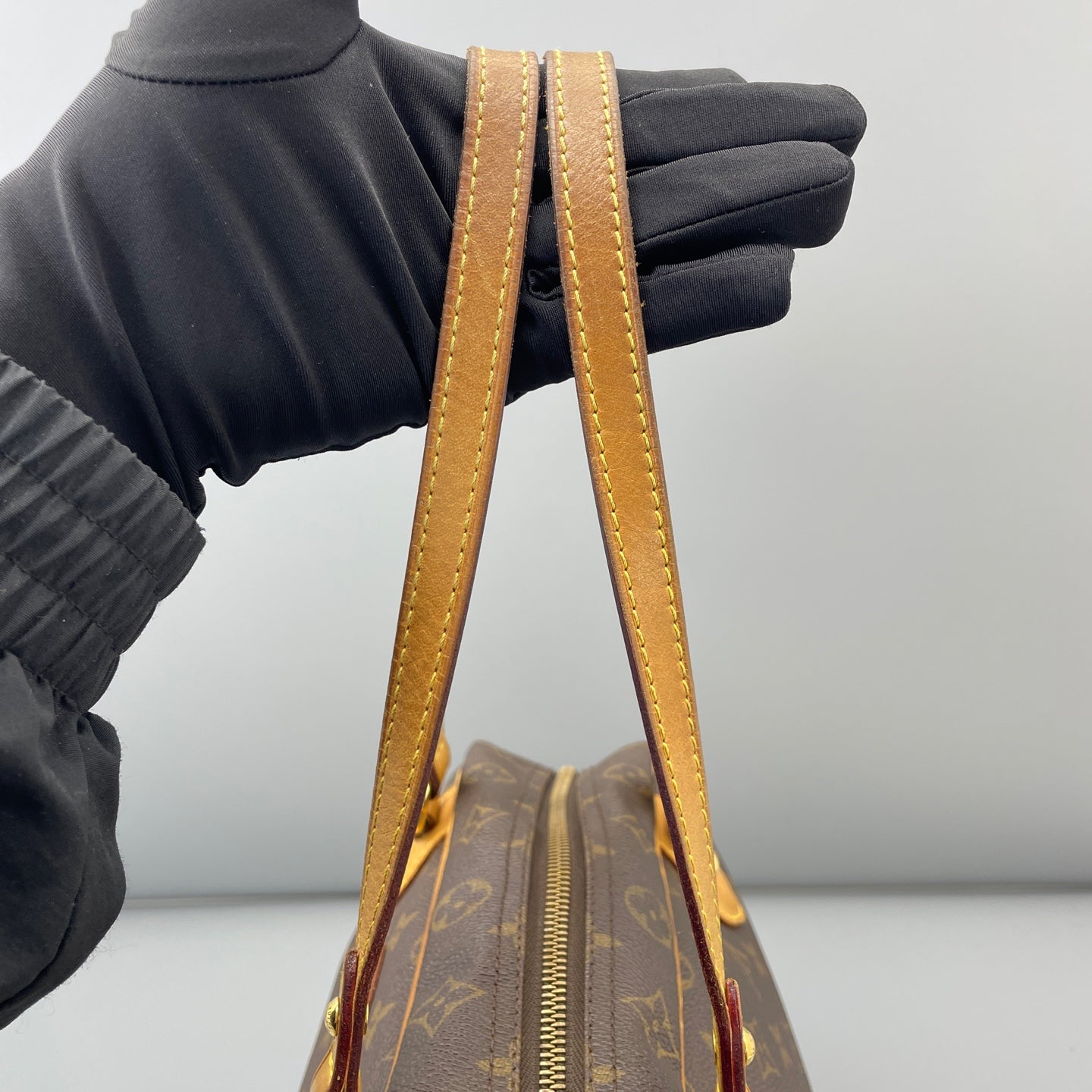 Louis Vuitton - Other - Synthetic - Brown - (medium)
