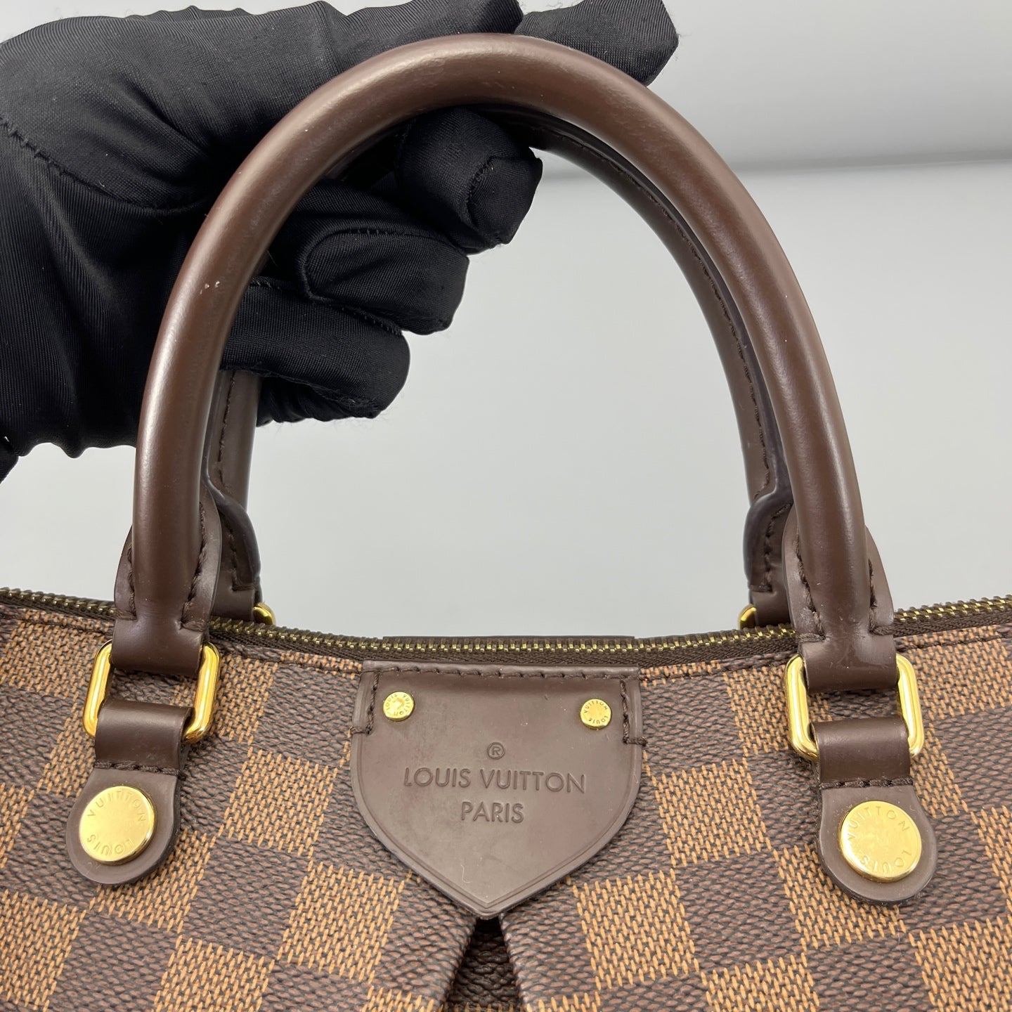 Louis Vuitton - Other - Synthetic - Brown - (medium)