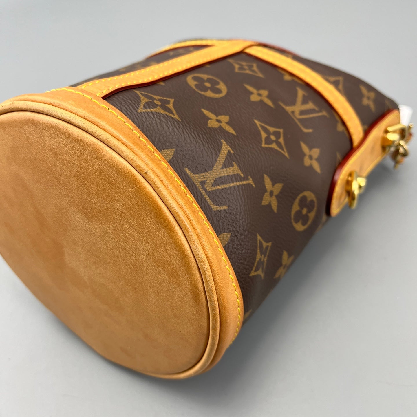 Louis Vuitton - Other - Synthetic - Brown - (medium)