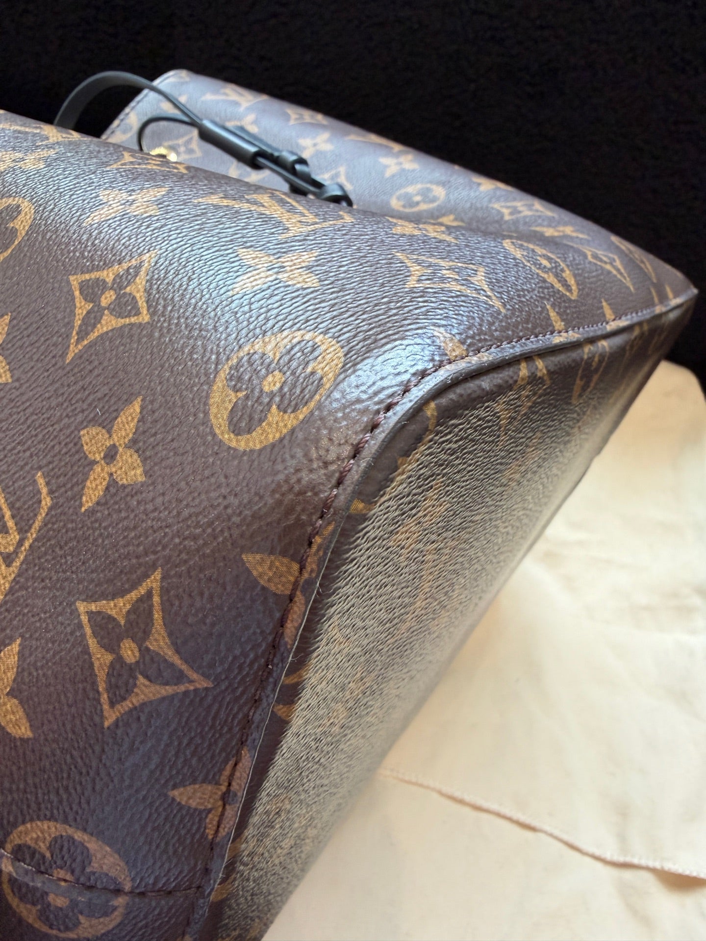 Louis Vuitton - Other - Synthetic - Brown - (medium)
