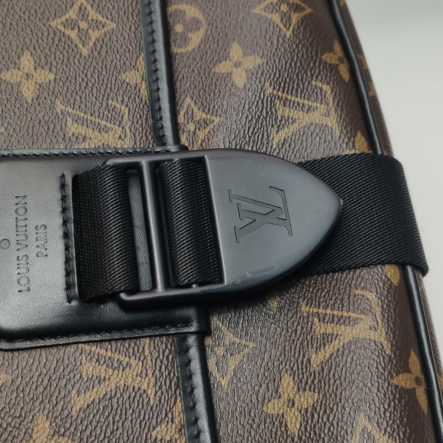 Louis Vuitton - Other - Synthetic - Brown - (medium)