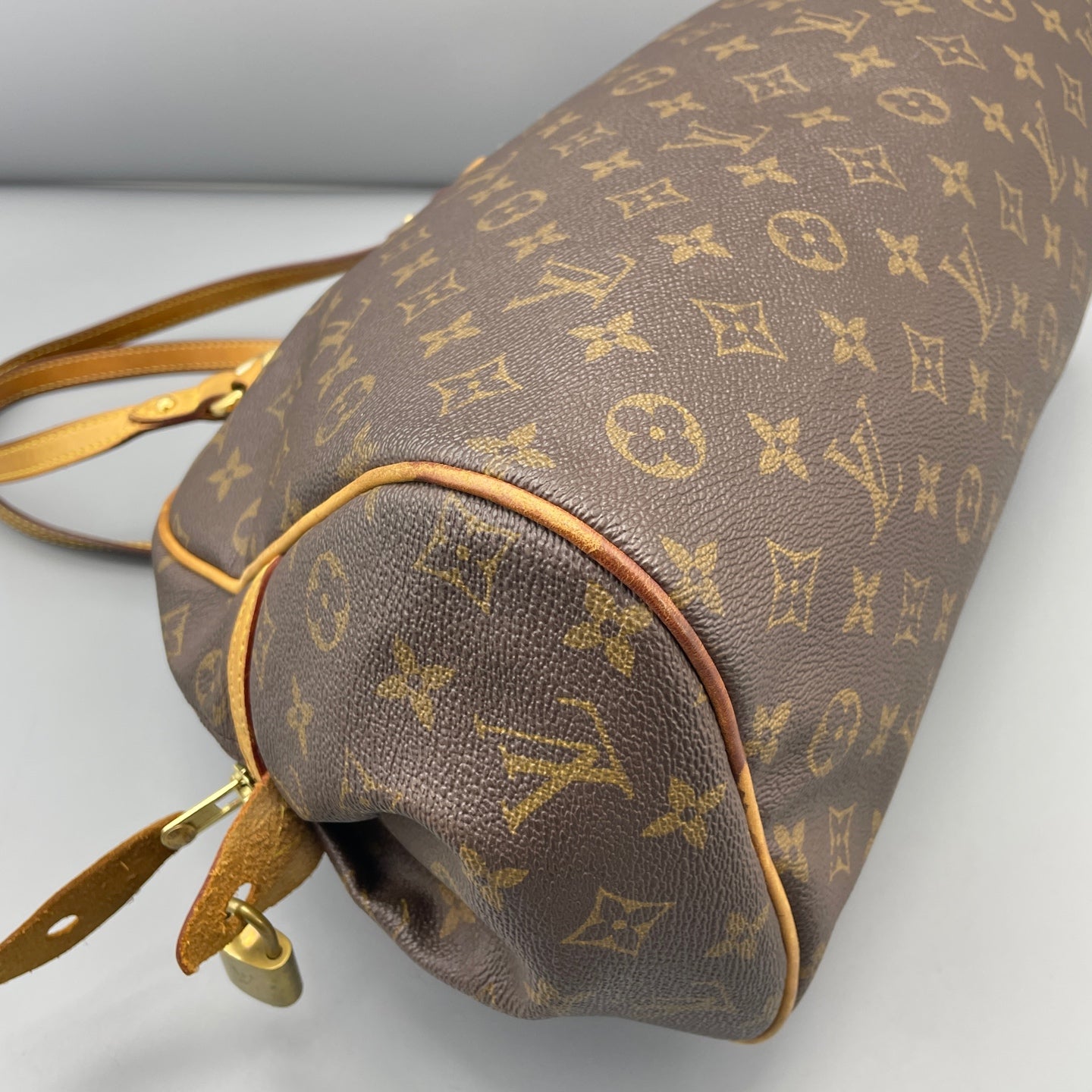 Louis Vuitton - Other - Synthetic - Brown - (medium)