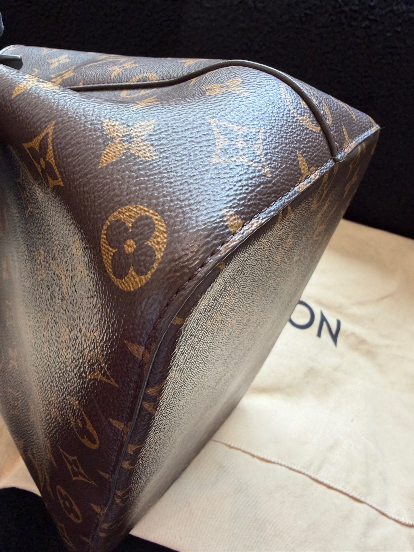 Louis Vuitton - Other - Synthetic - Brown - (medium)