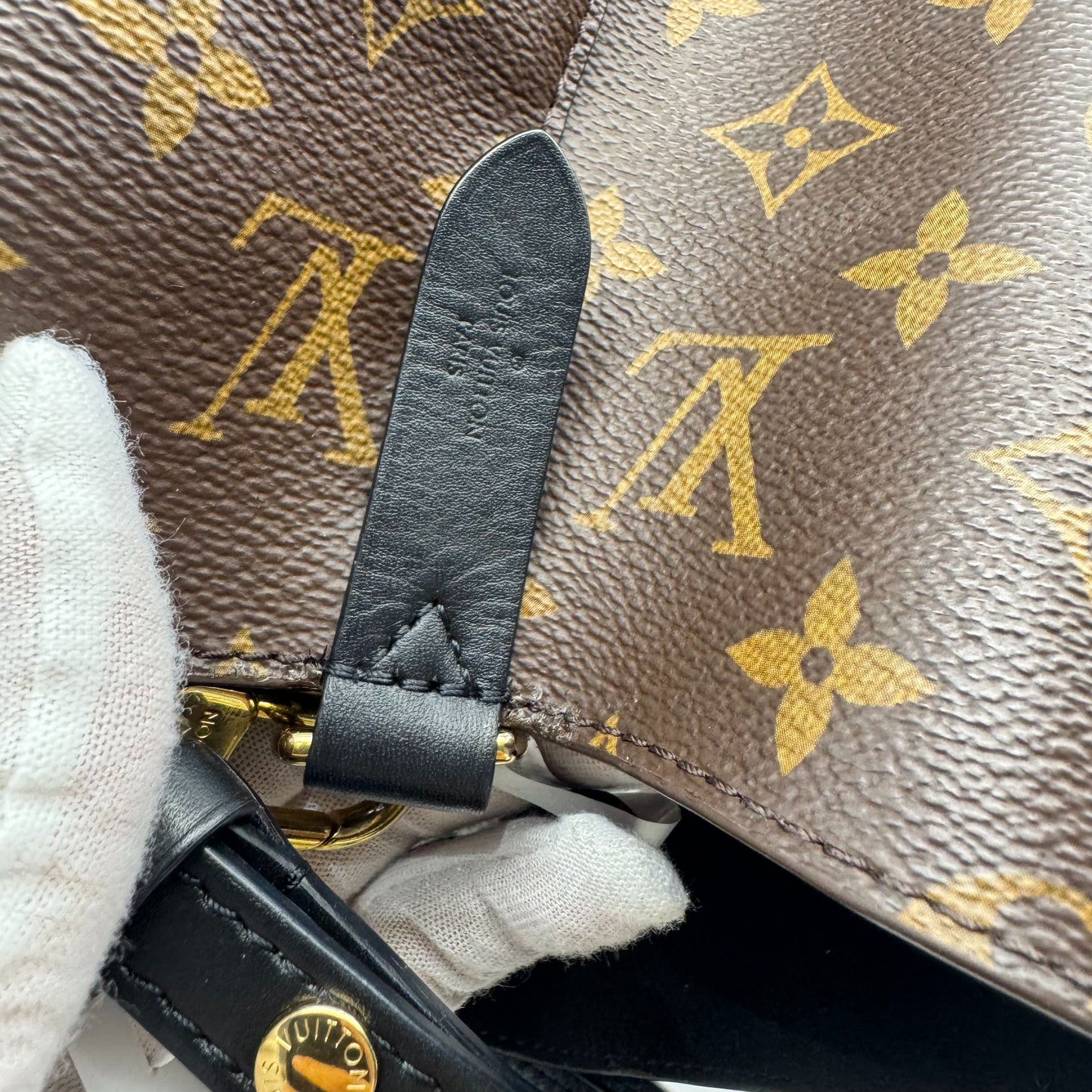 Louis Vuitton - Other - Synthetic - Brown - (medium)