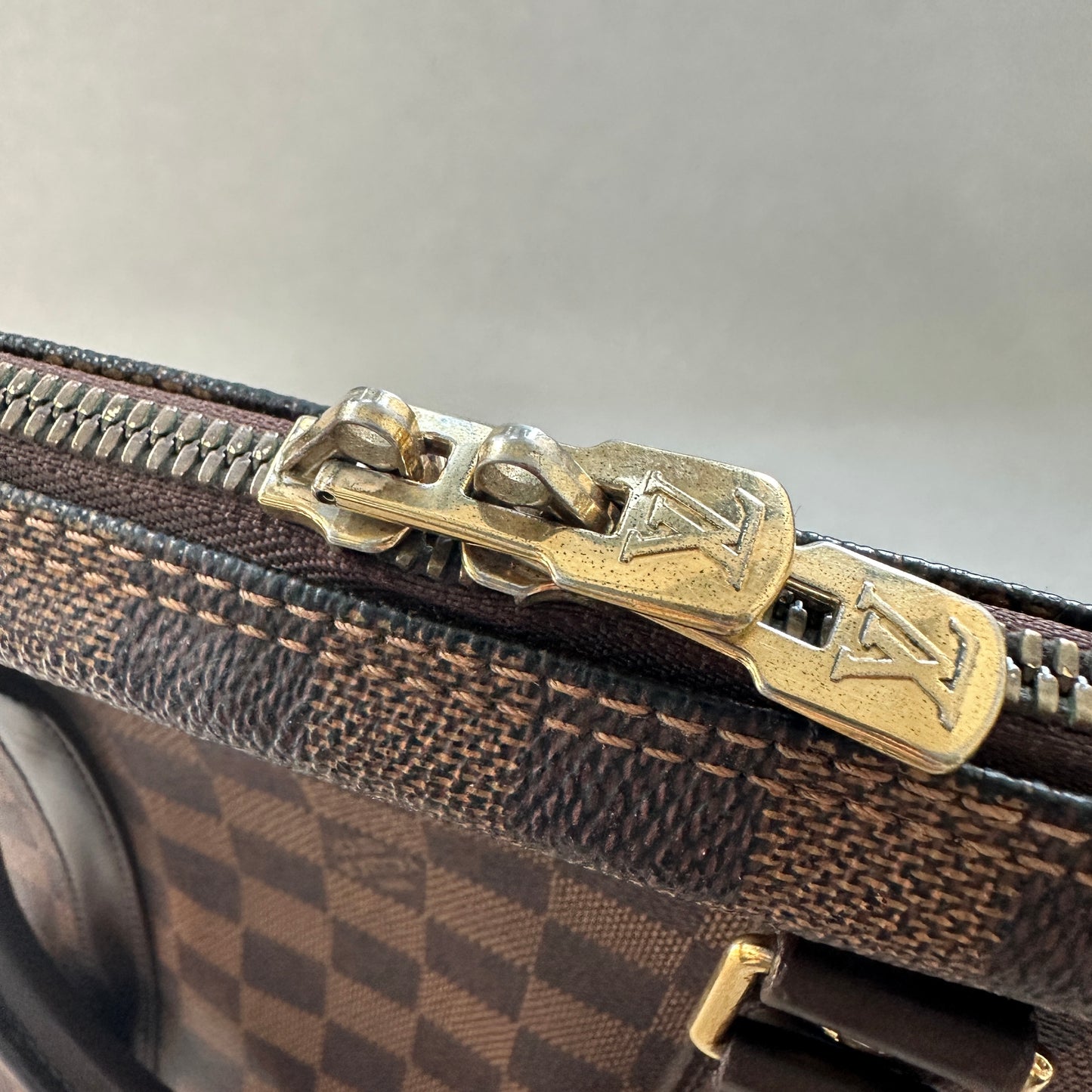 Louis Vuitton - Other - Synthetic - Brown - (medium)