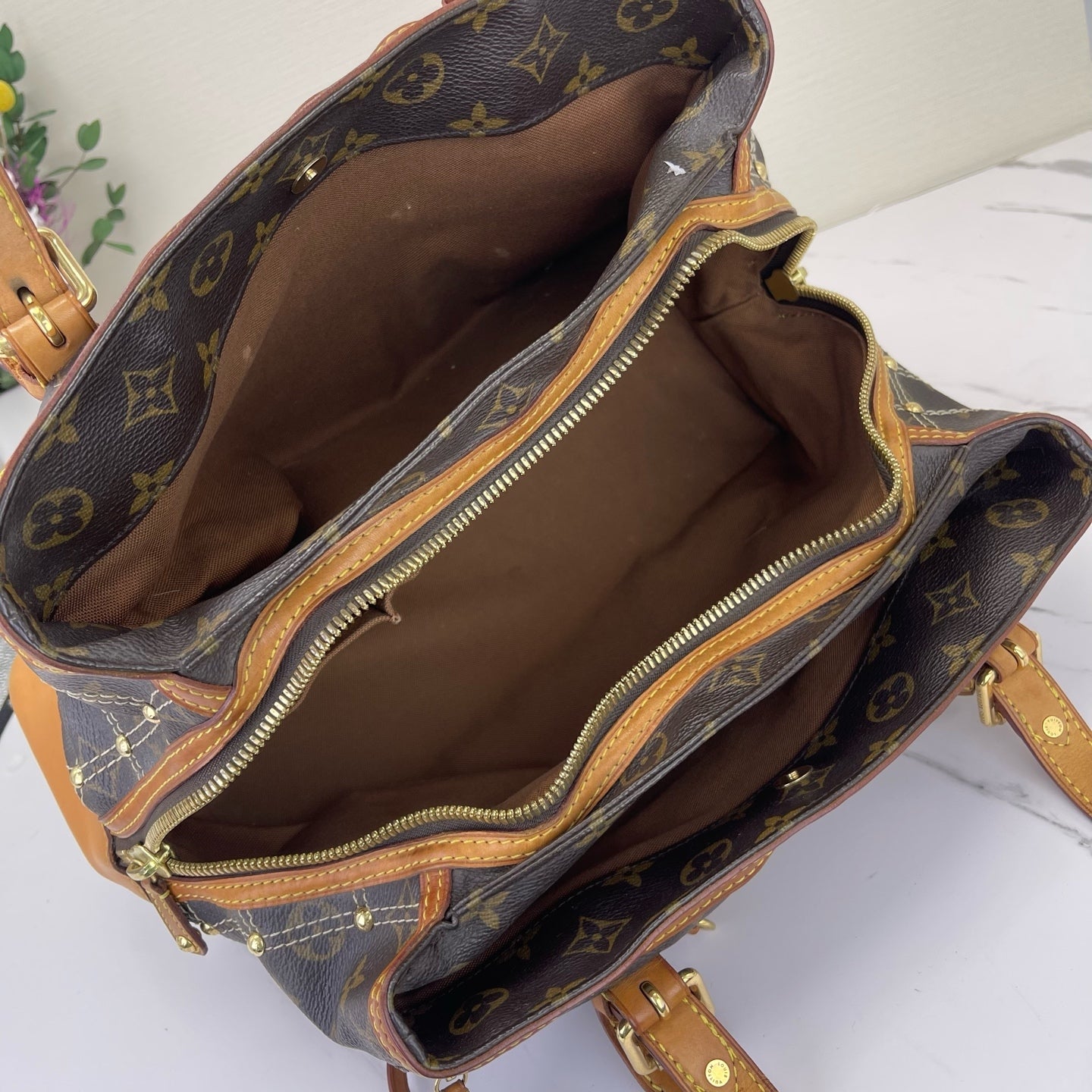 Louis Vuitton - Other - Synthetic - Brown - (medium)