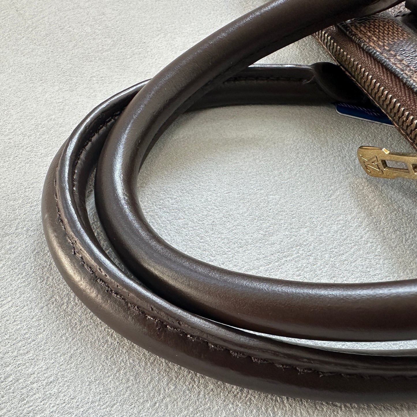 Louis Vuitton - Other - Synthetic - Brown - (medium)