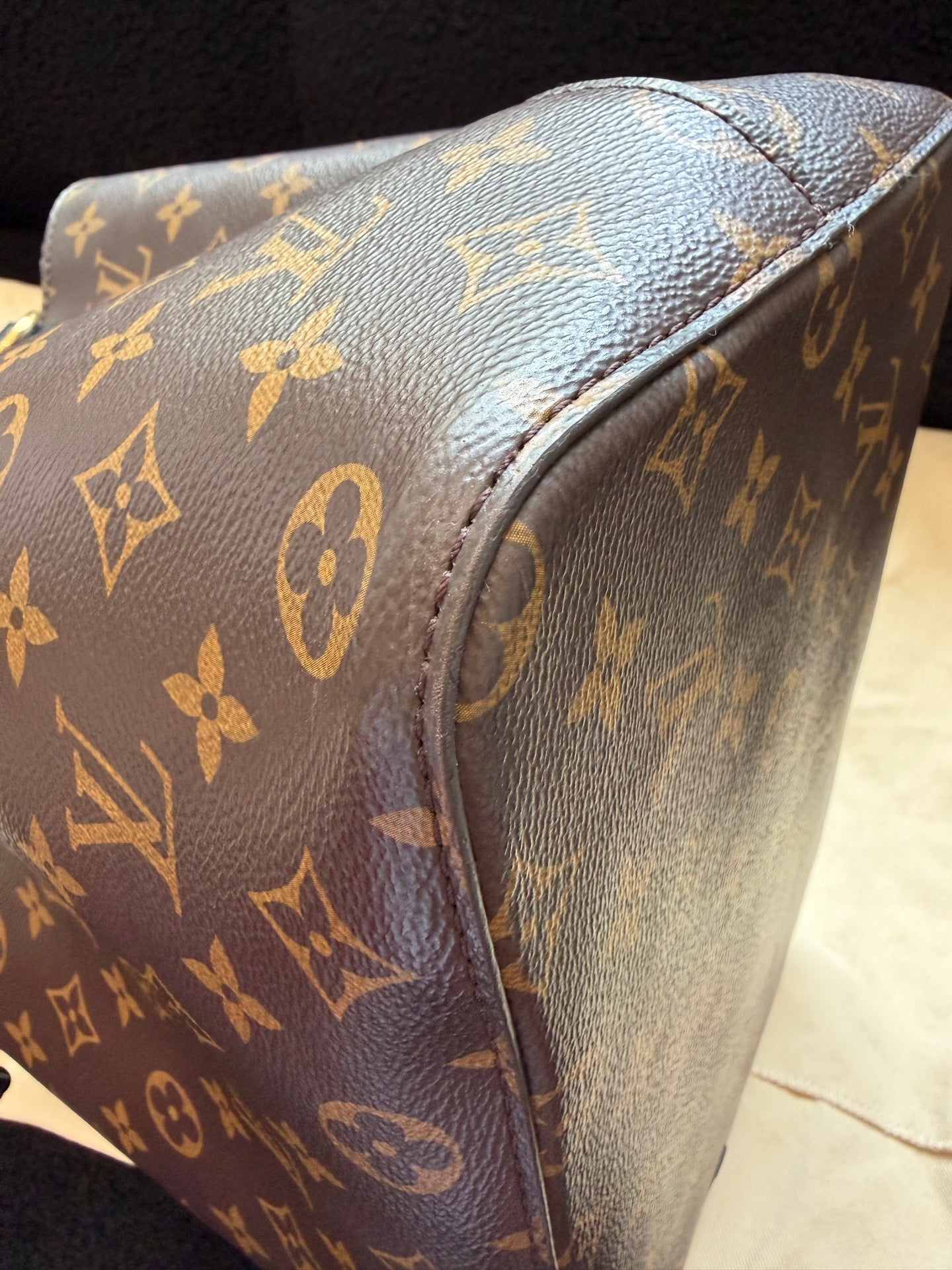 Louis Vuitton - Other - Synthetic - Brown - (medium)