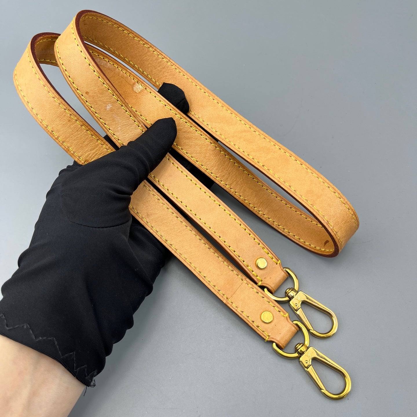 Louis Vuitton - Other - Synthetic - Brown - (medium)