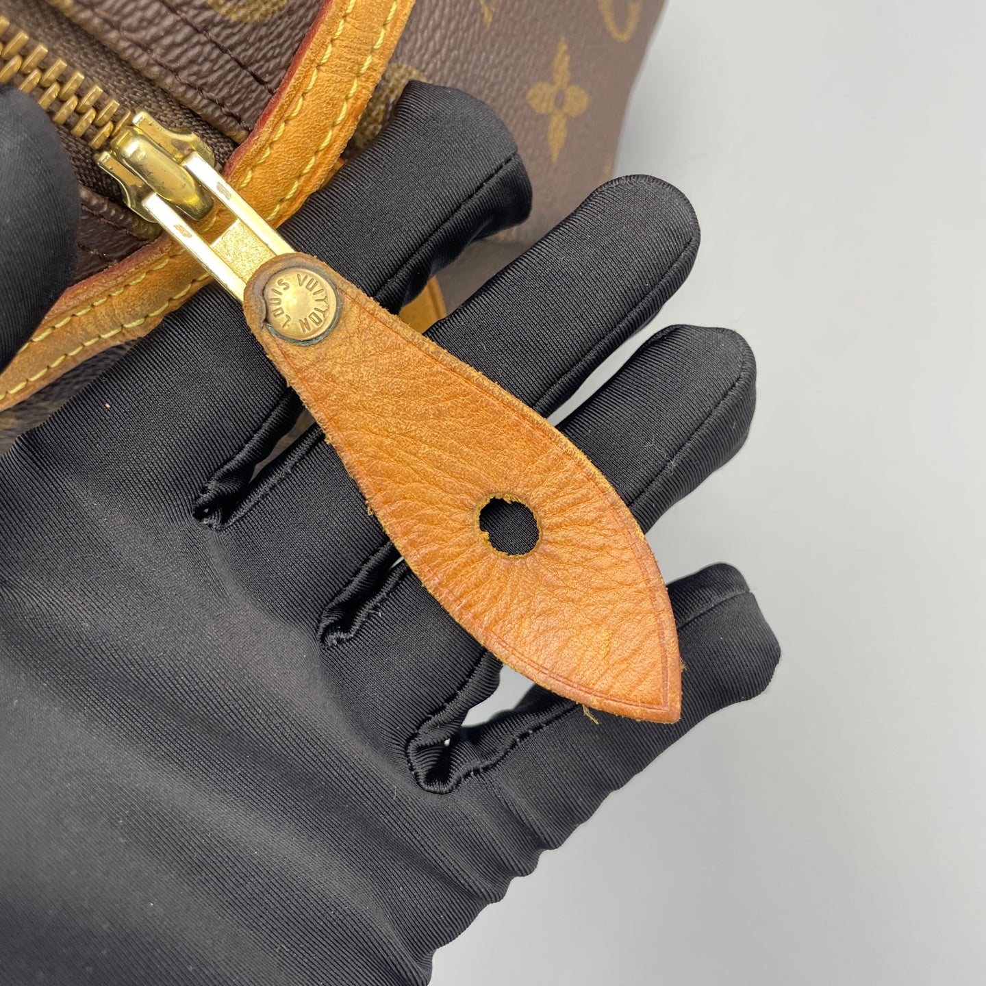 Louis Vuitton - Other - Synthetic - Brown - (medium)