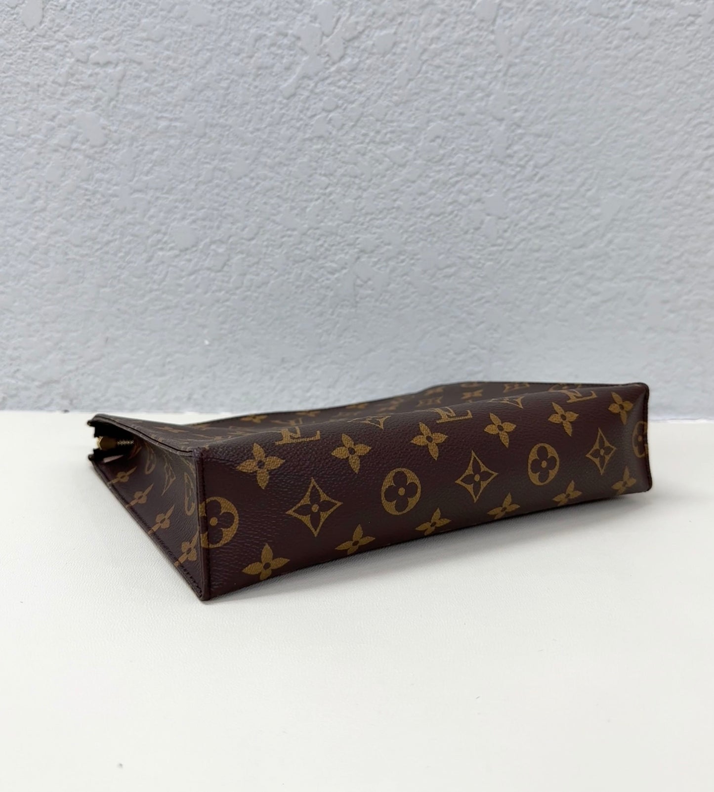 Louis Vuitton - Other - Synthetic - Brown - (medium)