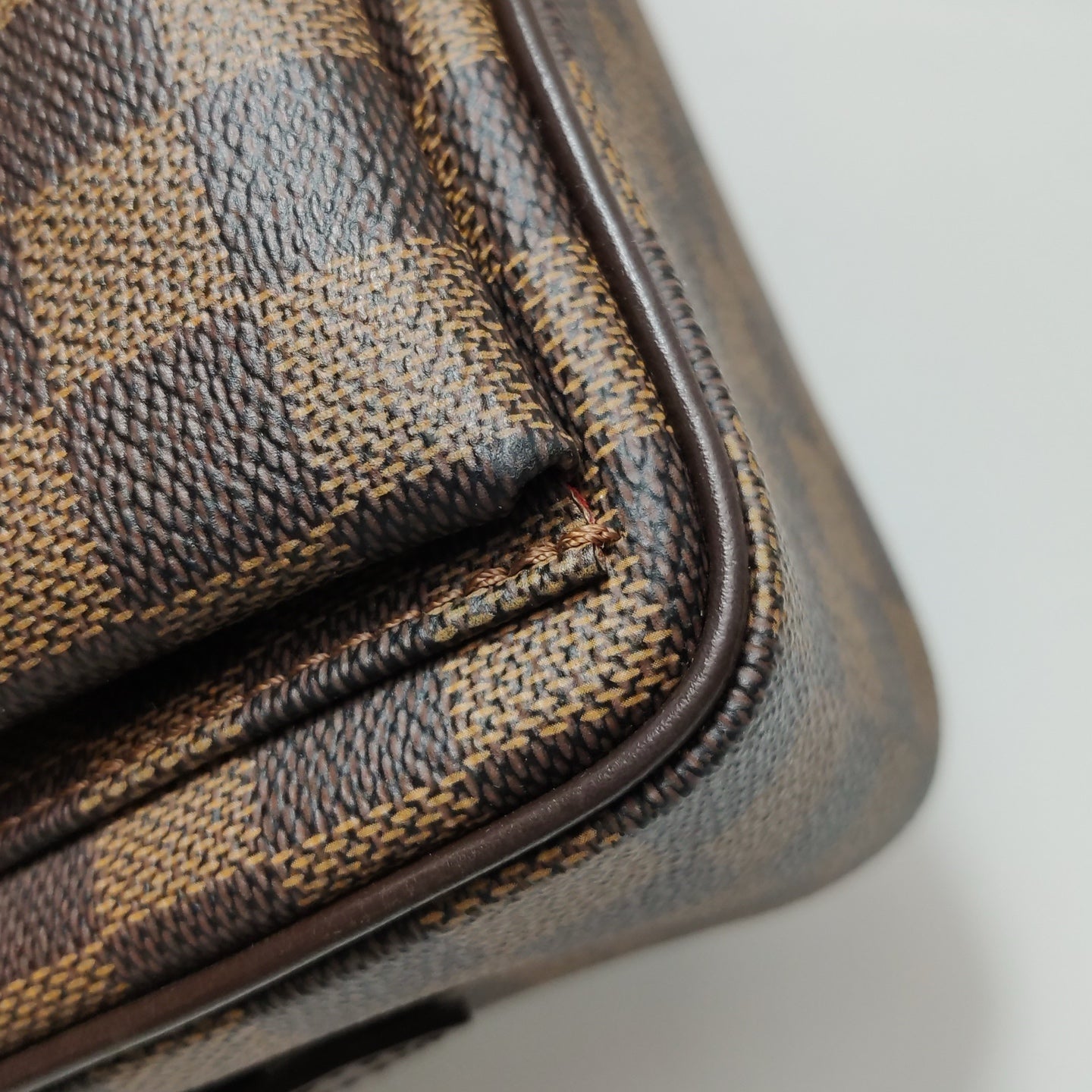 Louis Vuitton - Other - Synthetic - Brown - (medium)