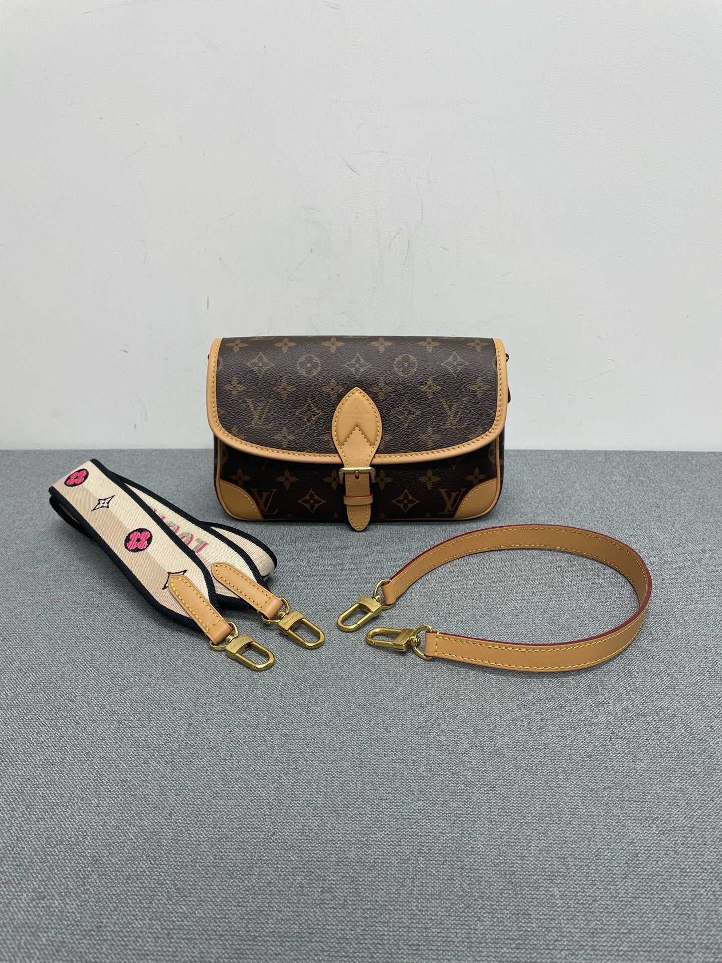 Louis Vuitton - Other - Synthetic - Brown - (mini)