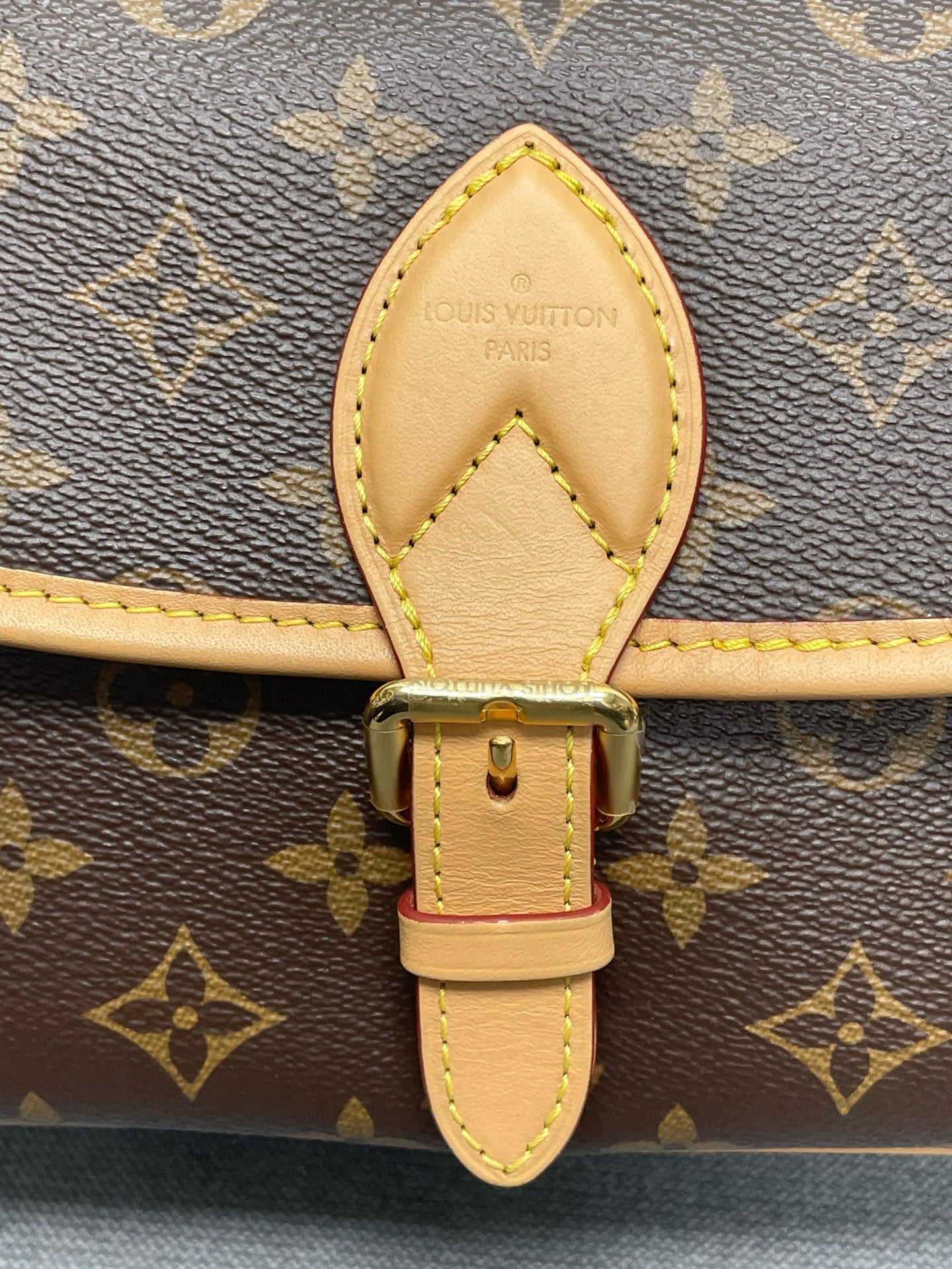 Louis Vuitton - Other - Synthetic - Brown - (mini)