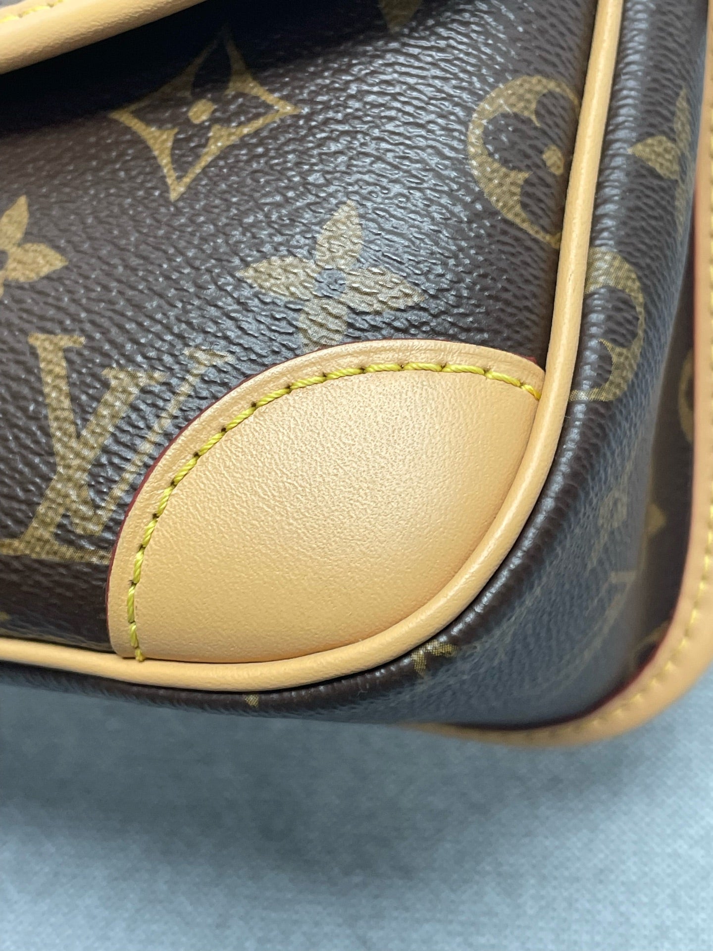 Louis Vuitton - Other - Synthetic - Brown - (mini)