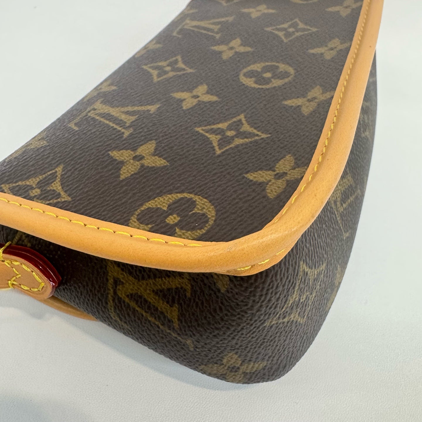 Louis Vuitton - Other - Synthetic - Brown - (mini)