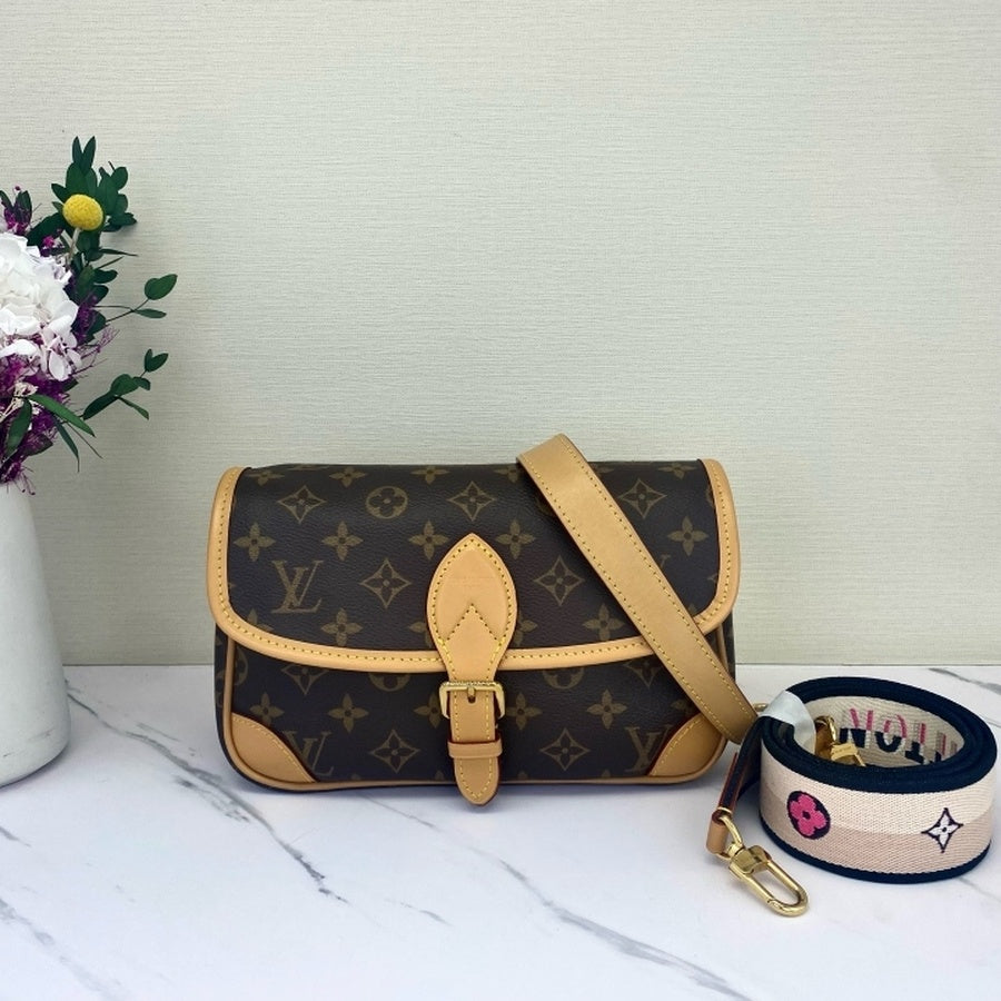 Louis Vuitton - Other - Synthetic - Brown - (small)