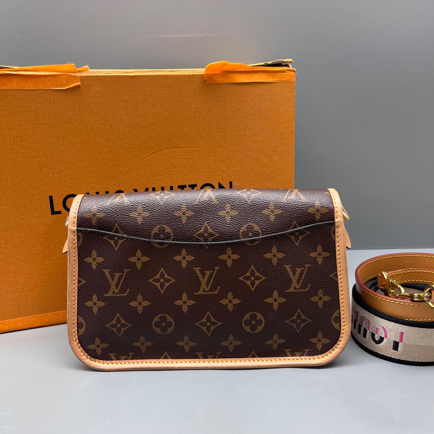 Louis Vuitton - Other - Synthetic - Brown - (Small)