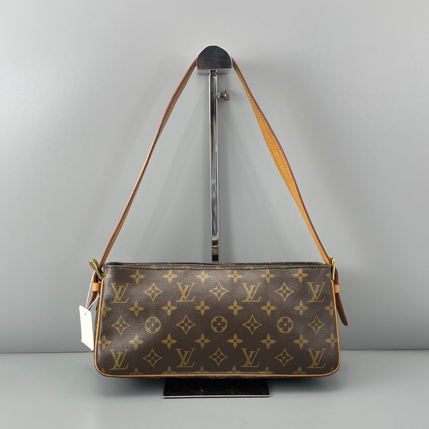 Louis Vuitton - Other - Synthetic - Brown - (small)