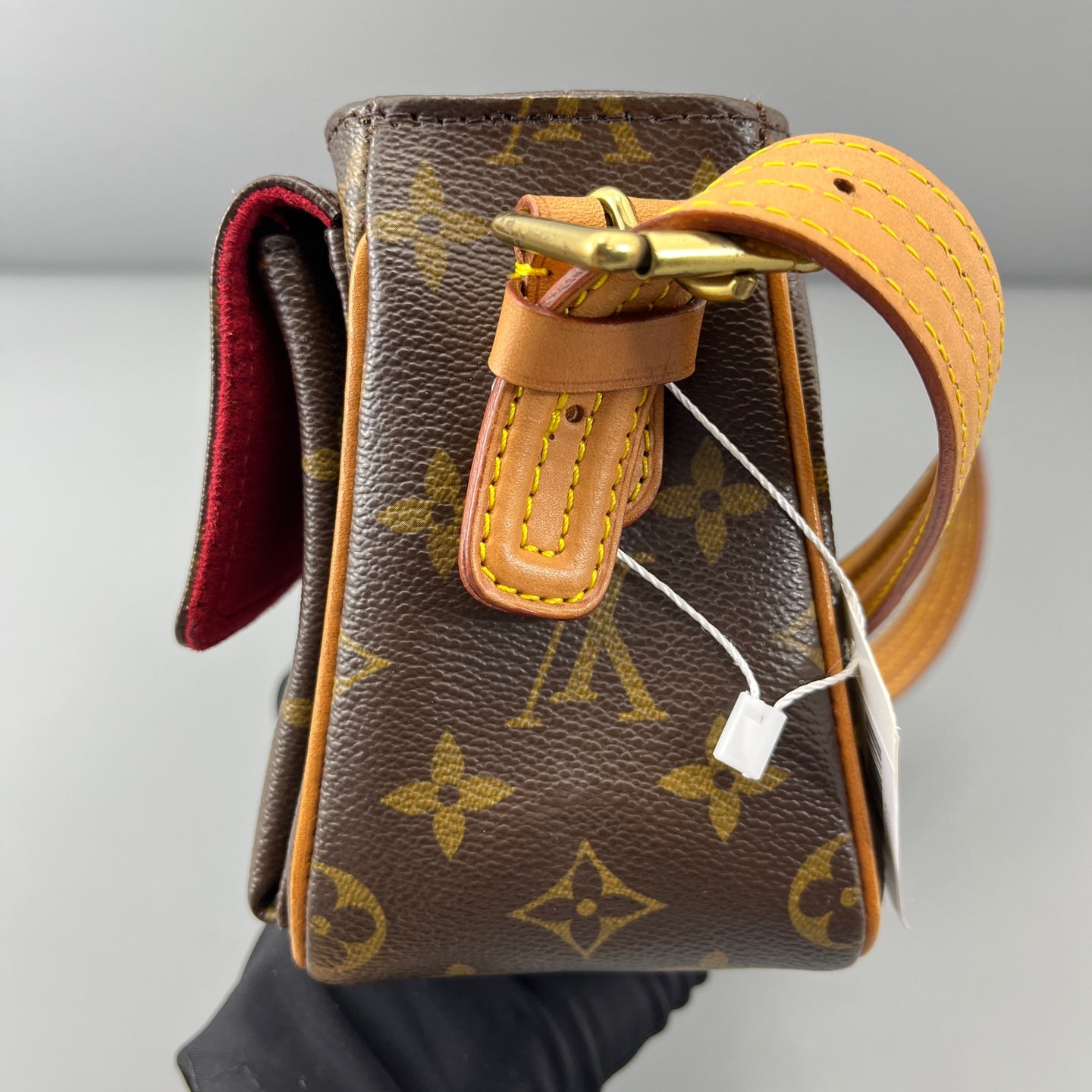 Louis Vuitton - Other - Synthetic - Brown - (small)
