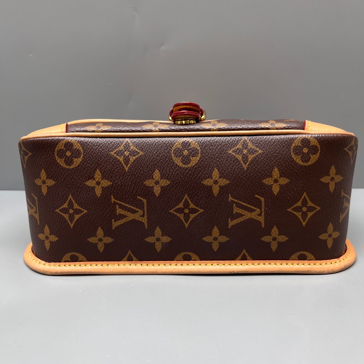 Louis Vuitton - Other - Synthetic - Brown - (Small)