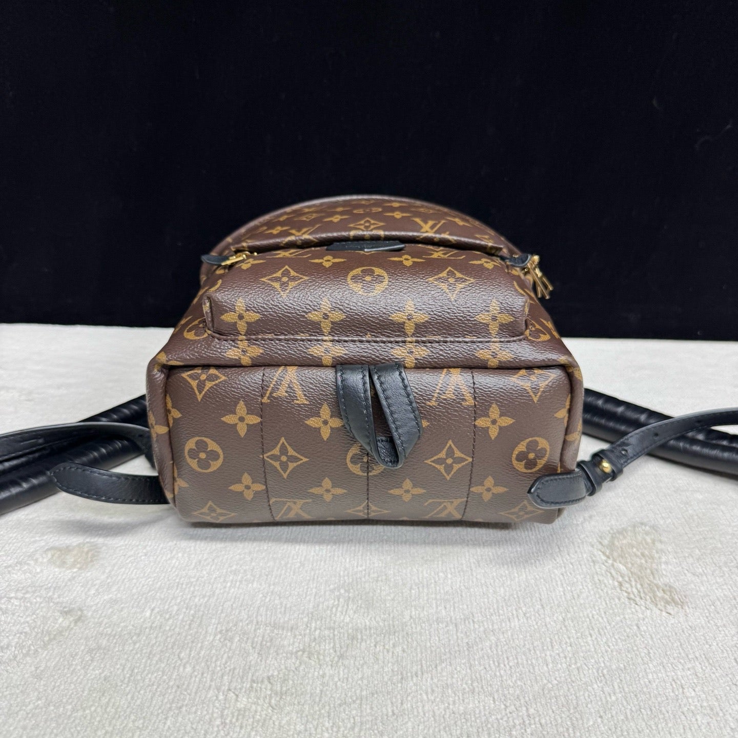 Louis Vuitton - Other - Synthetic - Brown - (small)