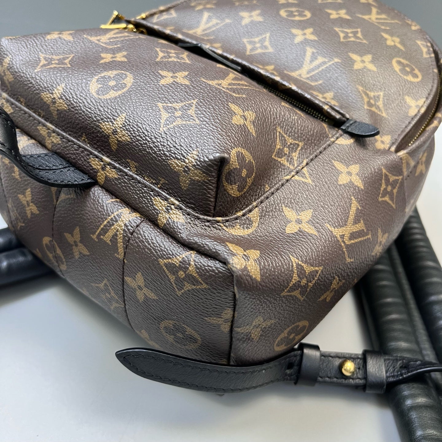 Louis Vuitton - Other - Synthetic - Brown - (small)