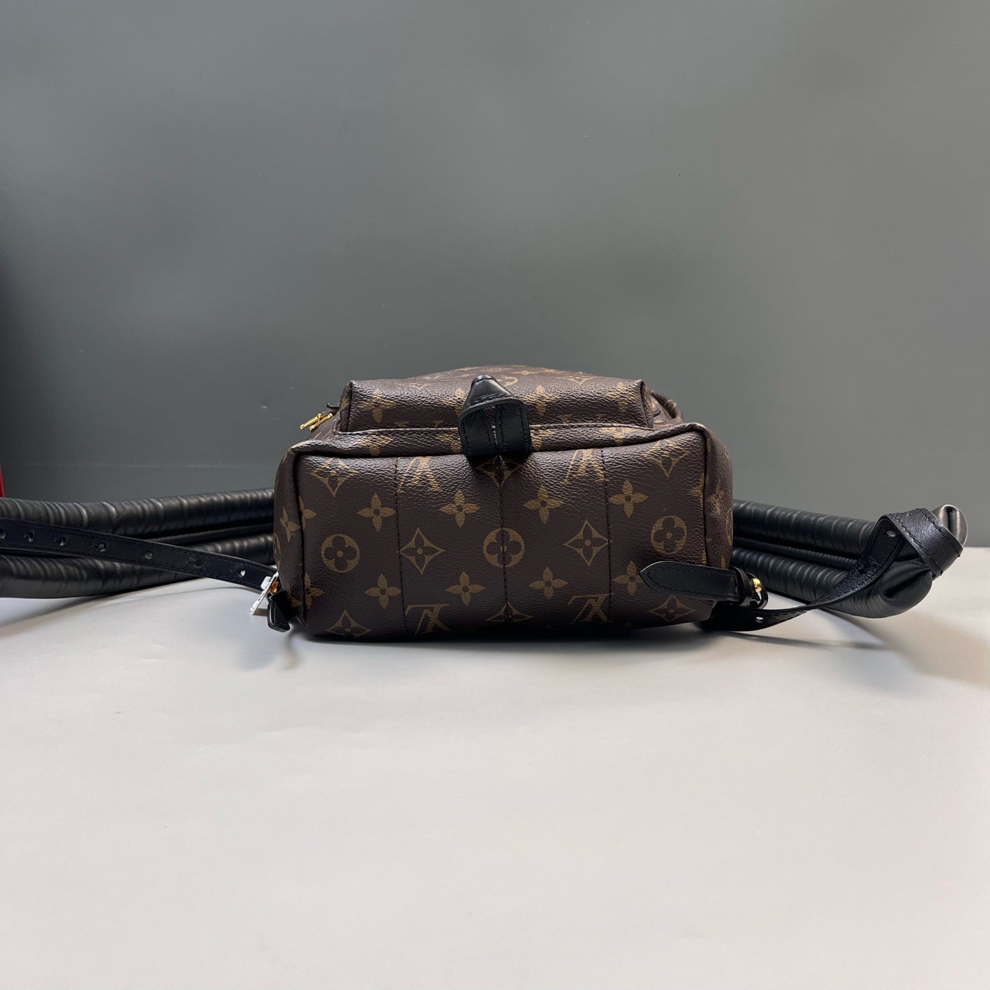 Louis Vuitton - Other - Synthetic - Brown - (small)
