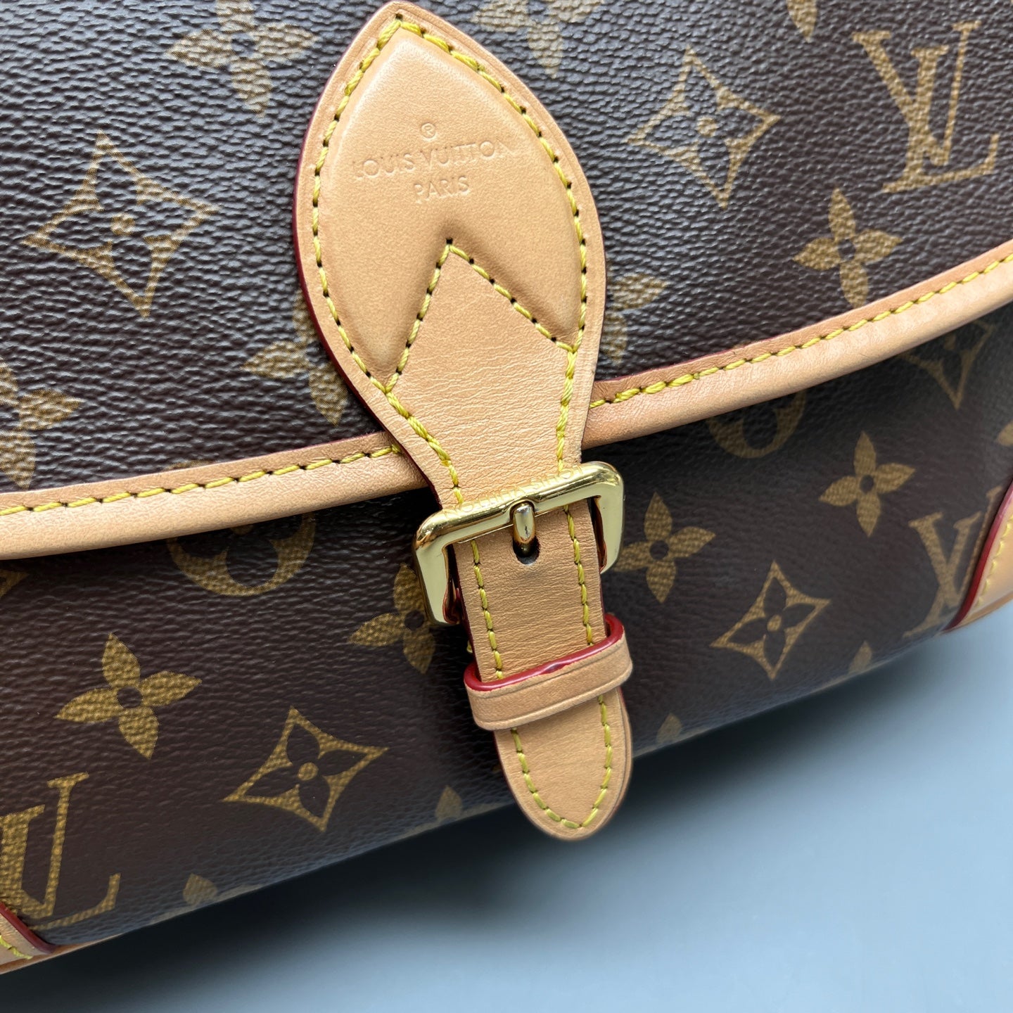 Louis Vuitton - Other - Synthetic - Brown - (Small)