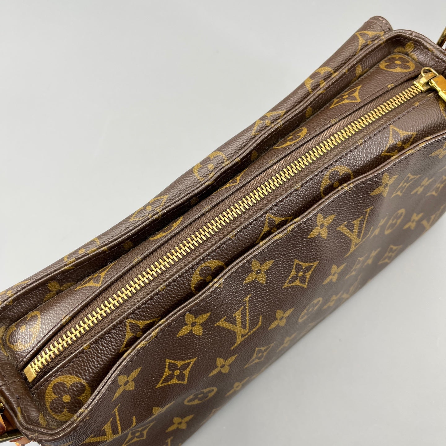 Louis Vuitton - Other - Synthetic - Brown - (small)