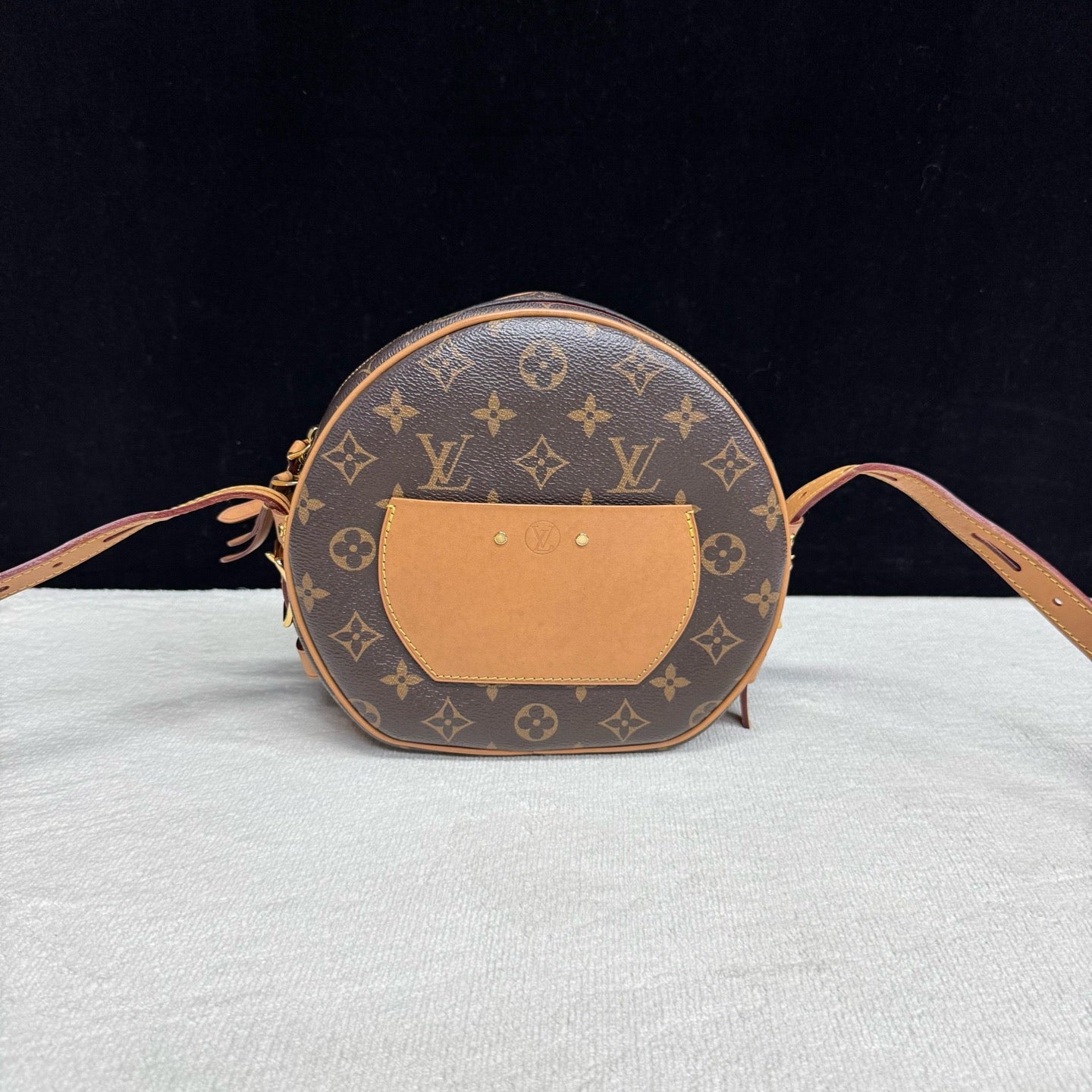 Louis Vuitton - Other - Synthetic - Brown - (small)