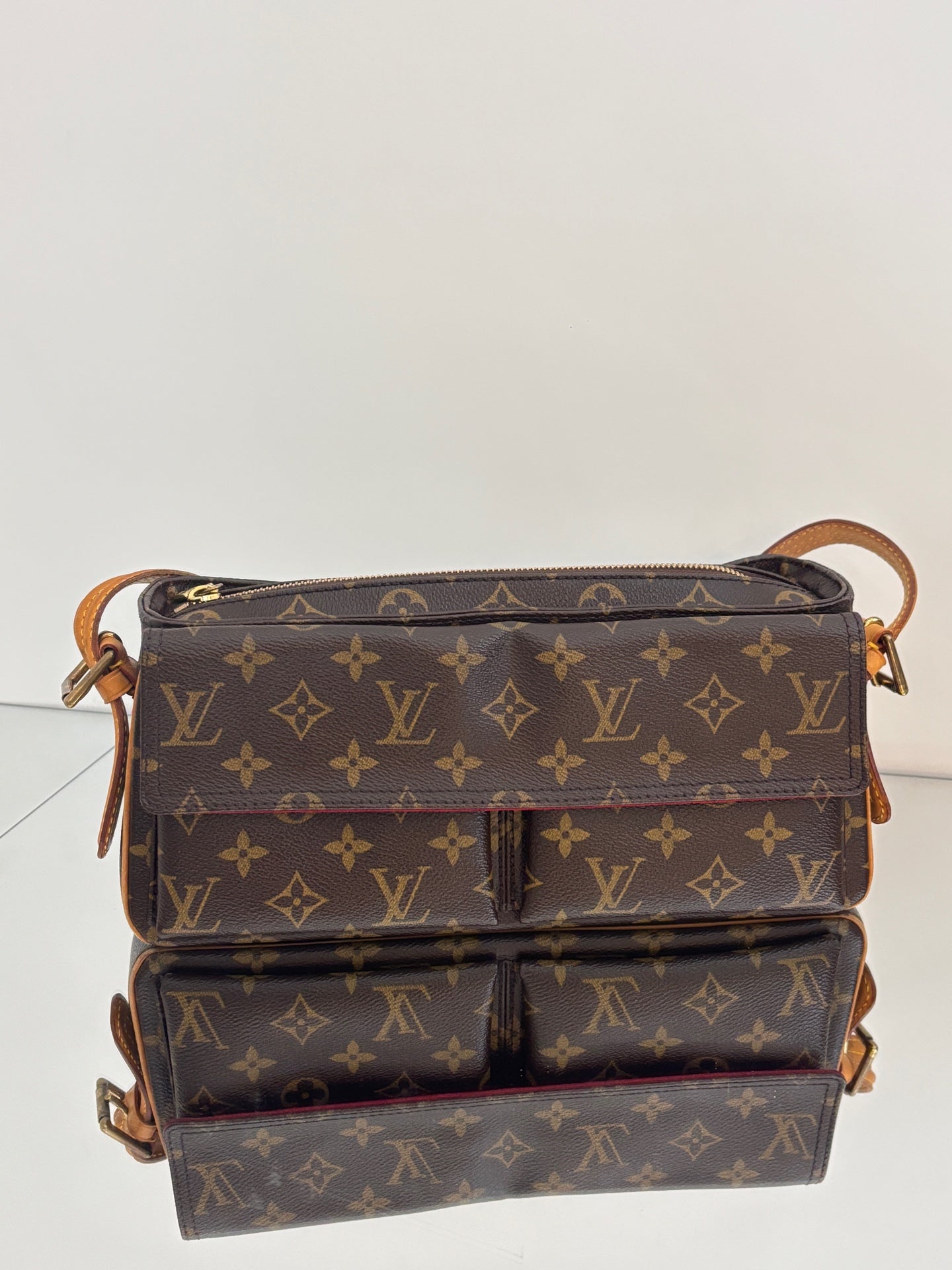 Louis Vuitton - Other - Synthetic - Brown - (small)