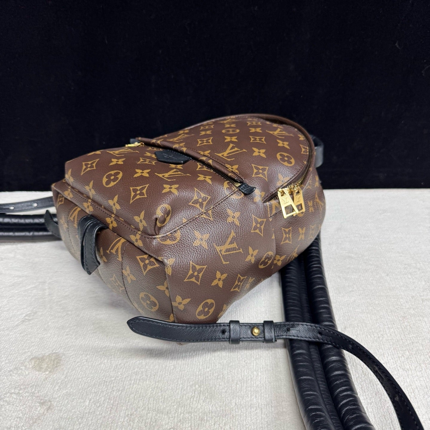 Louis Vuitton - Other - Synthetic - Brown - (small)