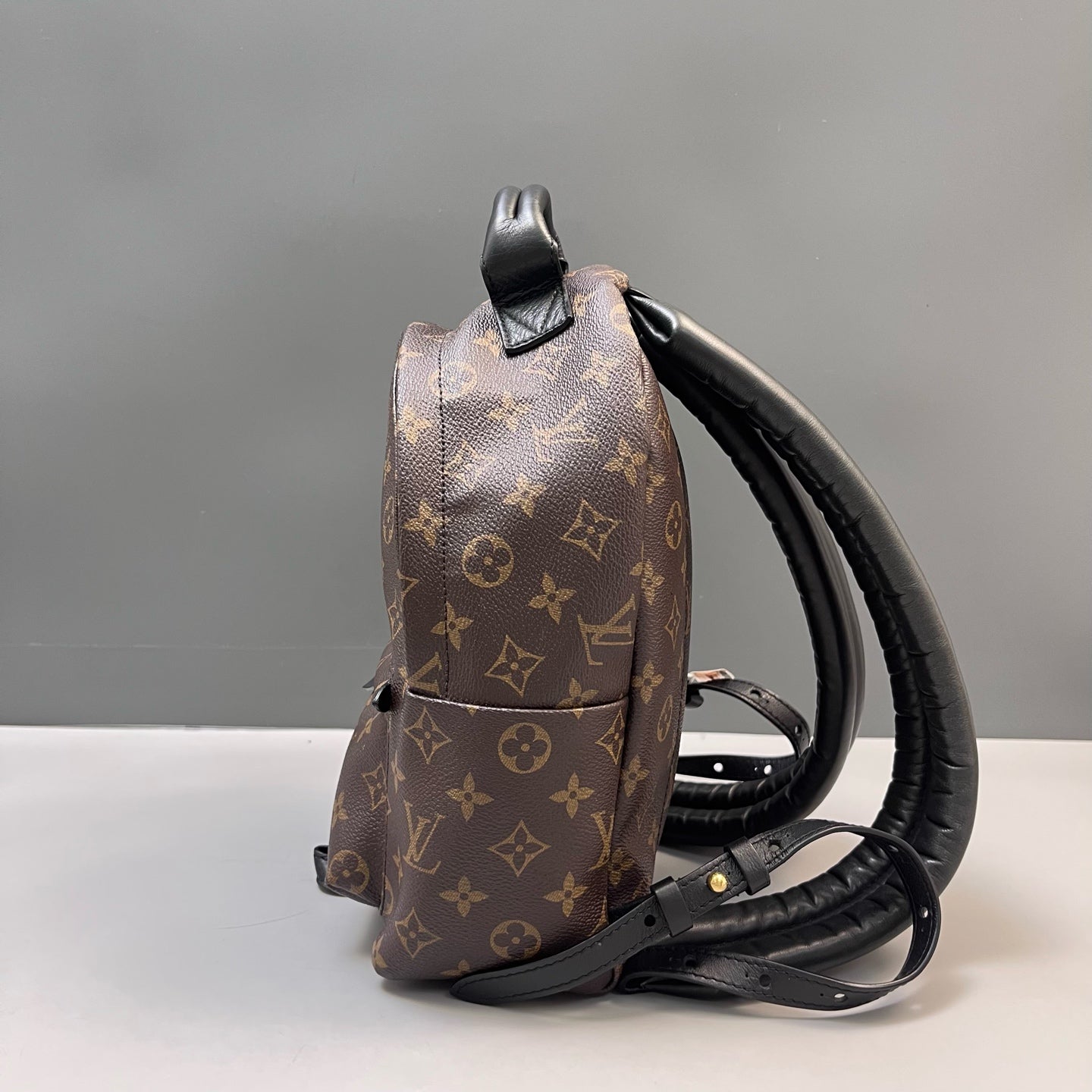 Louis Vuitton - Other - Synthetic - Brown - (small)