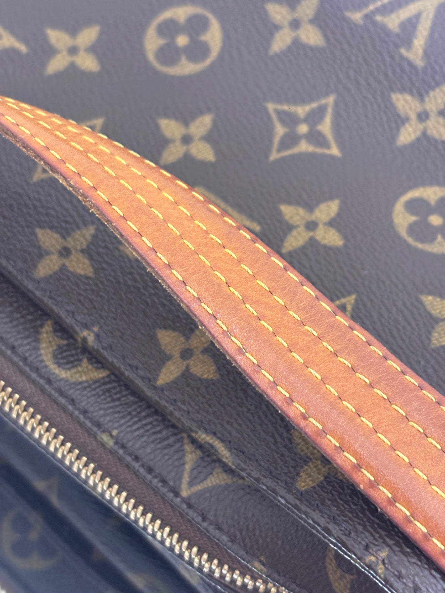 Louis Vuitton - Other - Synthetic - Brown - (small)