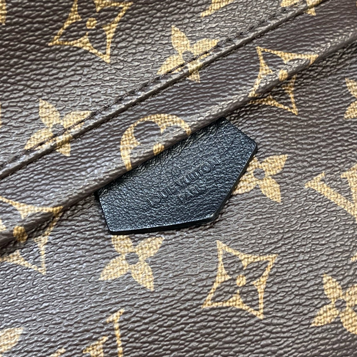 Louis Vuitton - Other - Synthetic - Brown - (small)