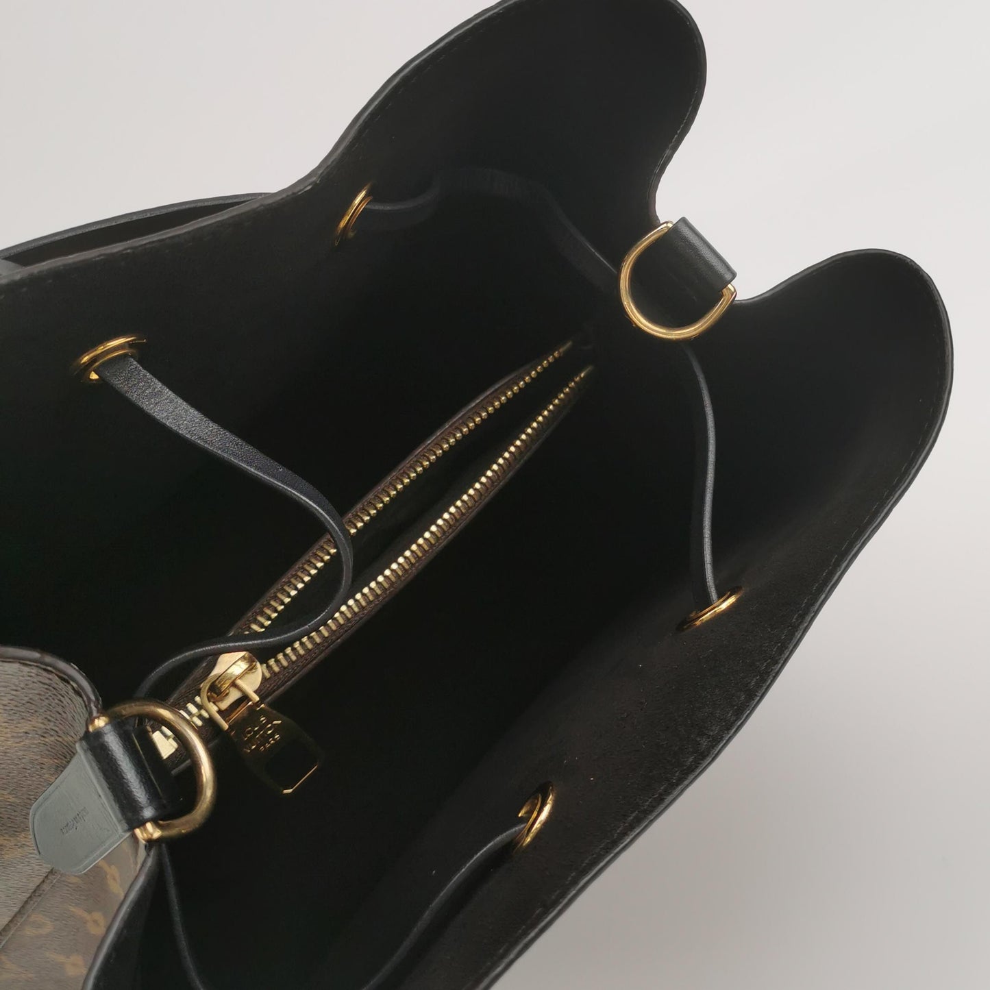 Louis Vuitton - Other - Synthetic - Multicolour - (medium)