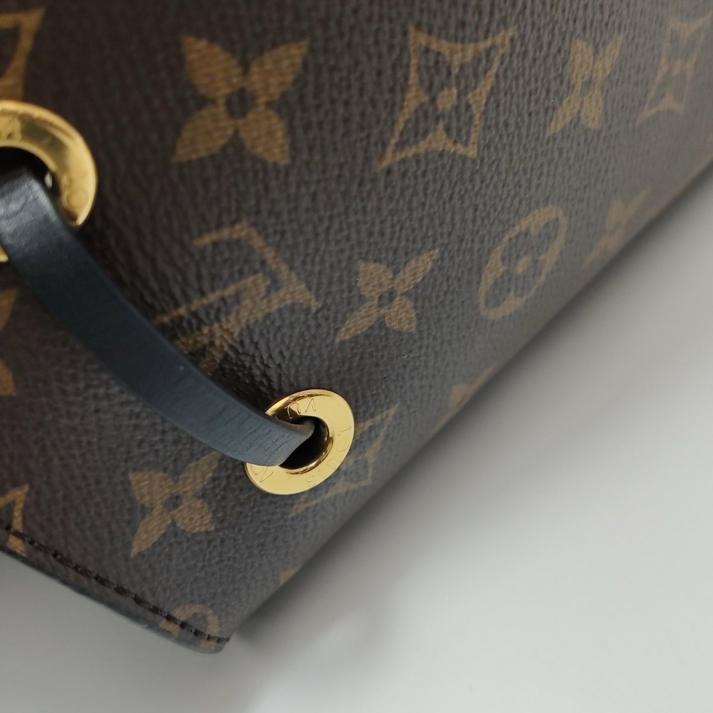 Louis Vuitton - Other - Synthetic - Multicolour - (medium)