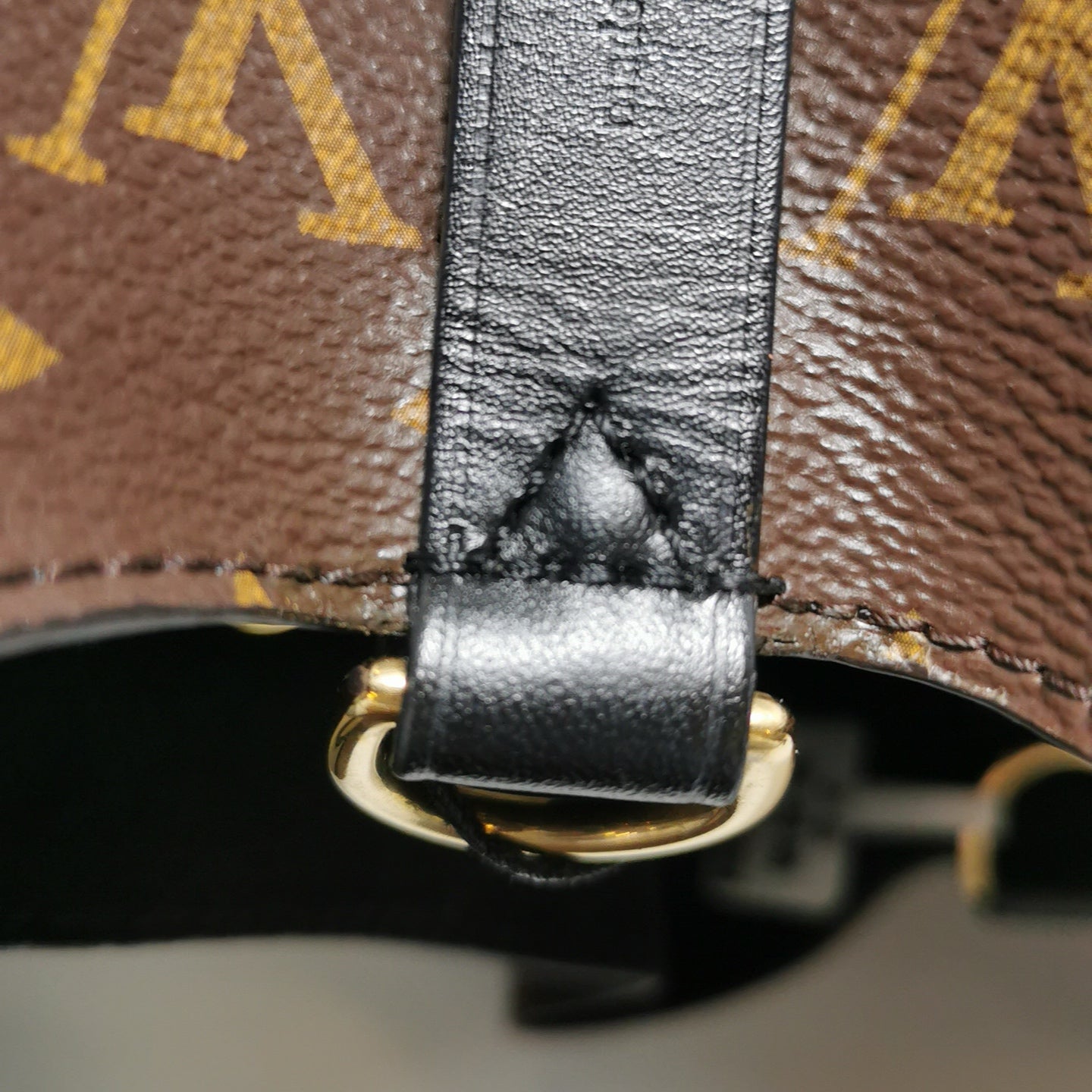 Louis Vuitton - Other - Synthetic - Multicolour - (medium)