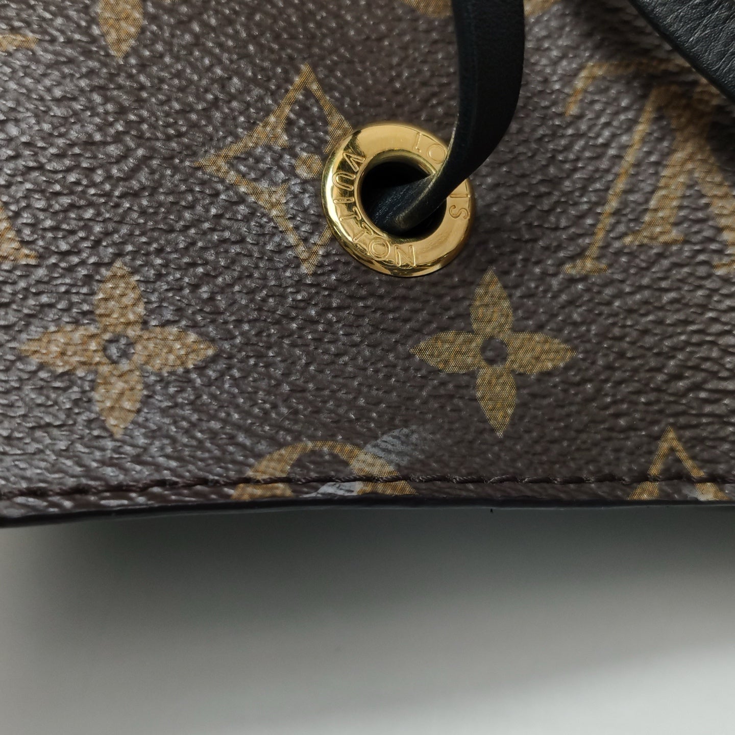 Louis Vuitton - Other - Synthetic - Multicolour - (medium)