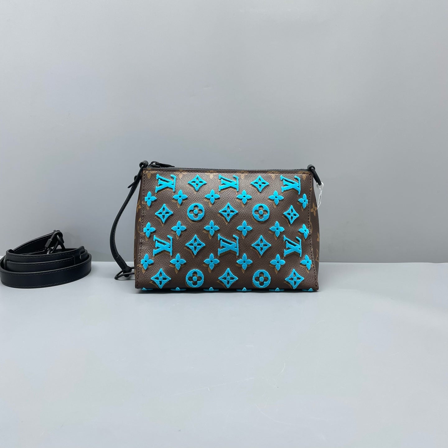 Louis Vuitton - Other - Synthetic - Multicolour - (small)