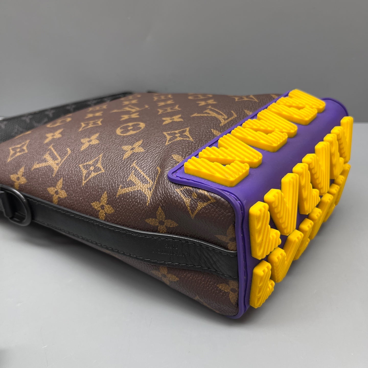Louis Vuitton - Other - Synthetic - Multicolour - (small)