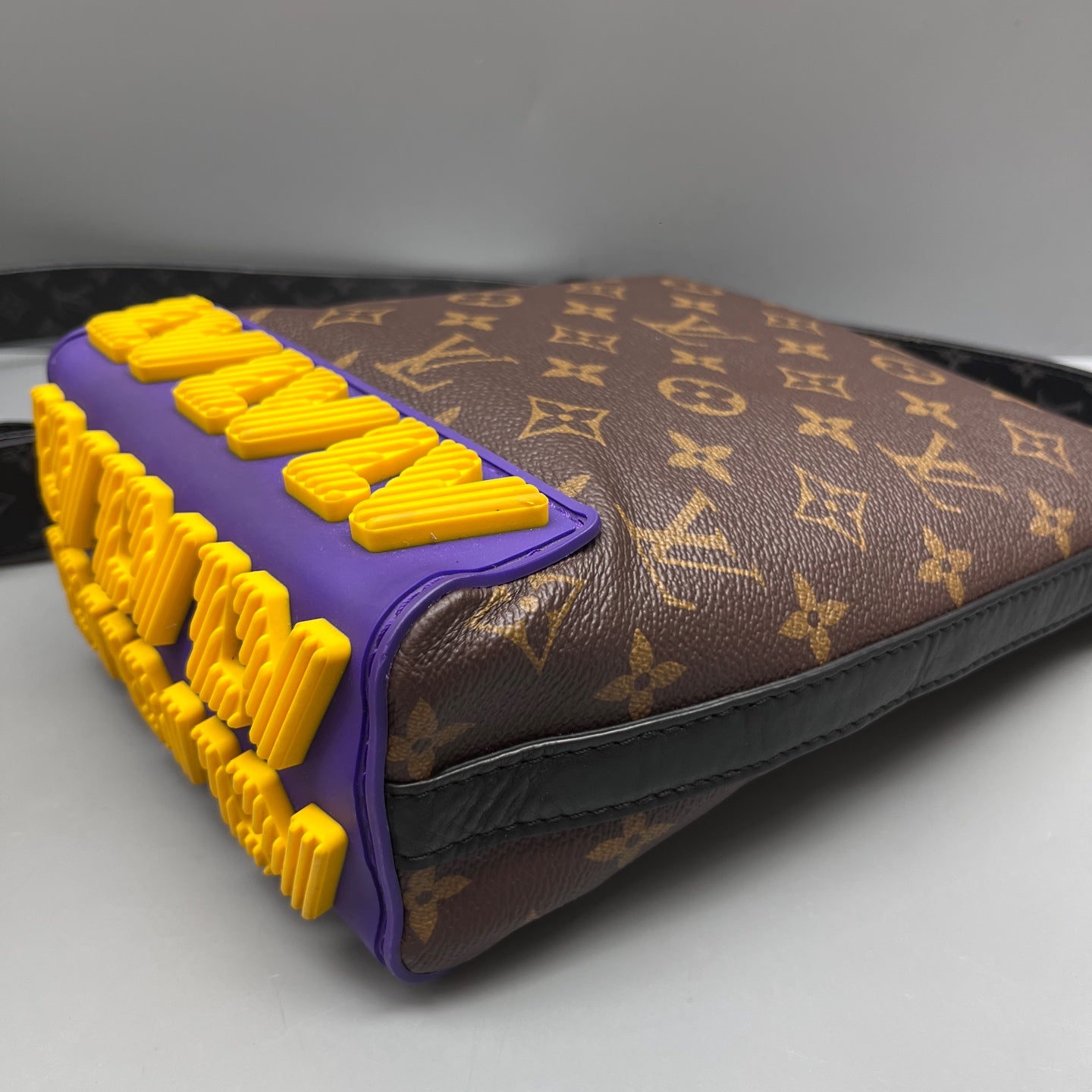 Louis Vuitton - Other - Synthetic - Multicolour - (small)